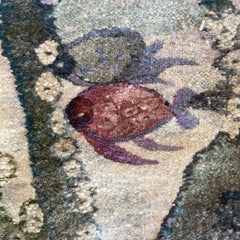 Tenture en tapisserie de E Olesky représentant des algues et des poissons circa 1950