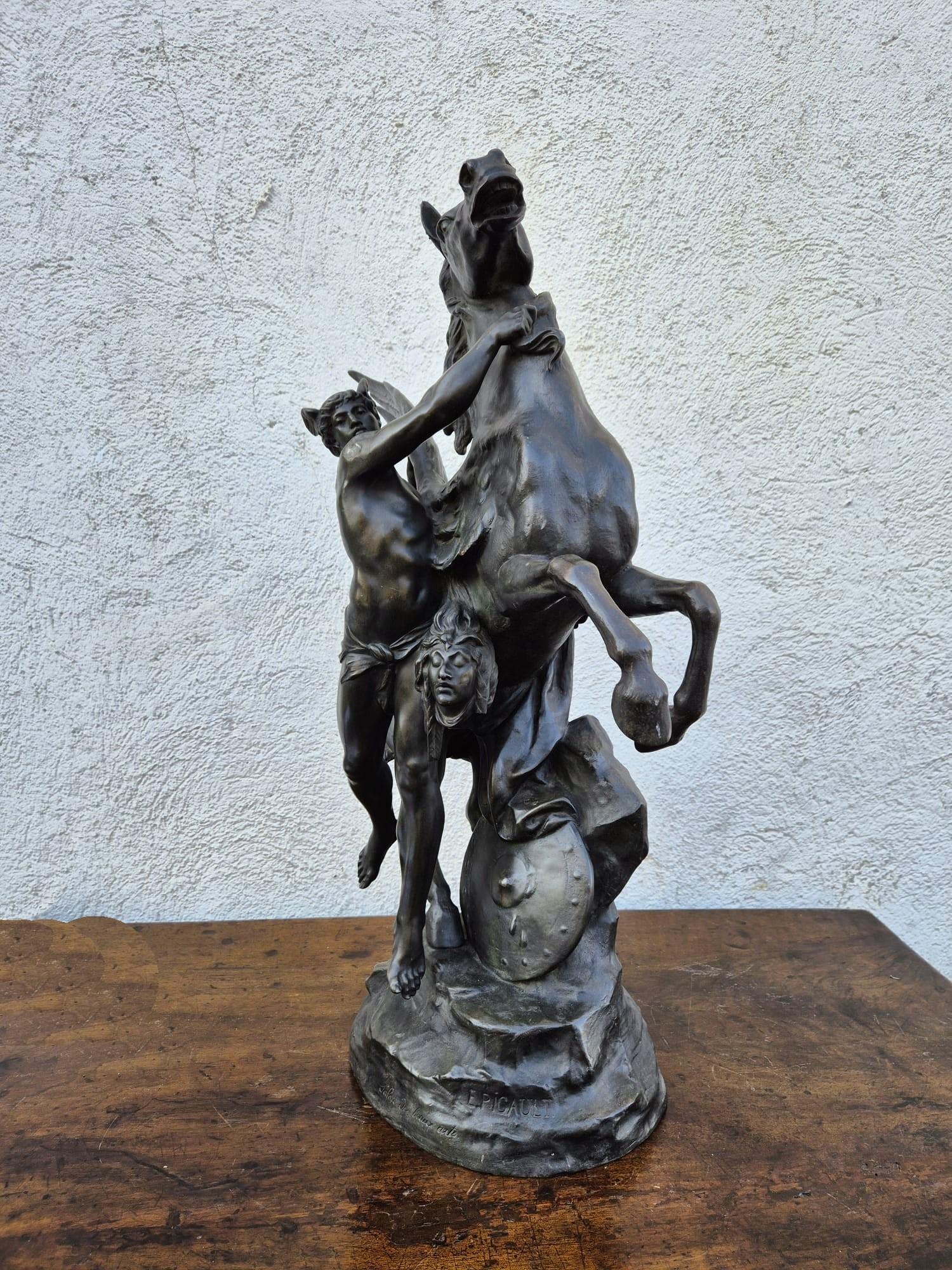 E Picault, Persée ou la naissance de Pegasus, sculpture signée, fin du 19e siècle en vente 4