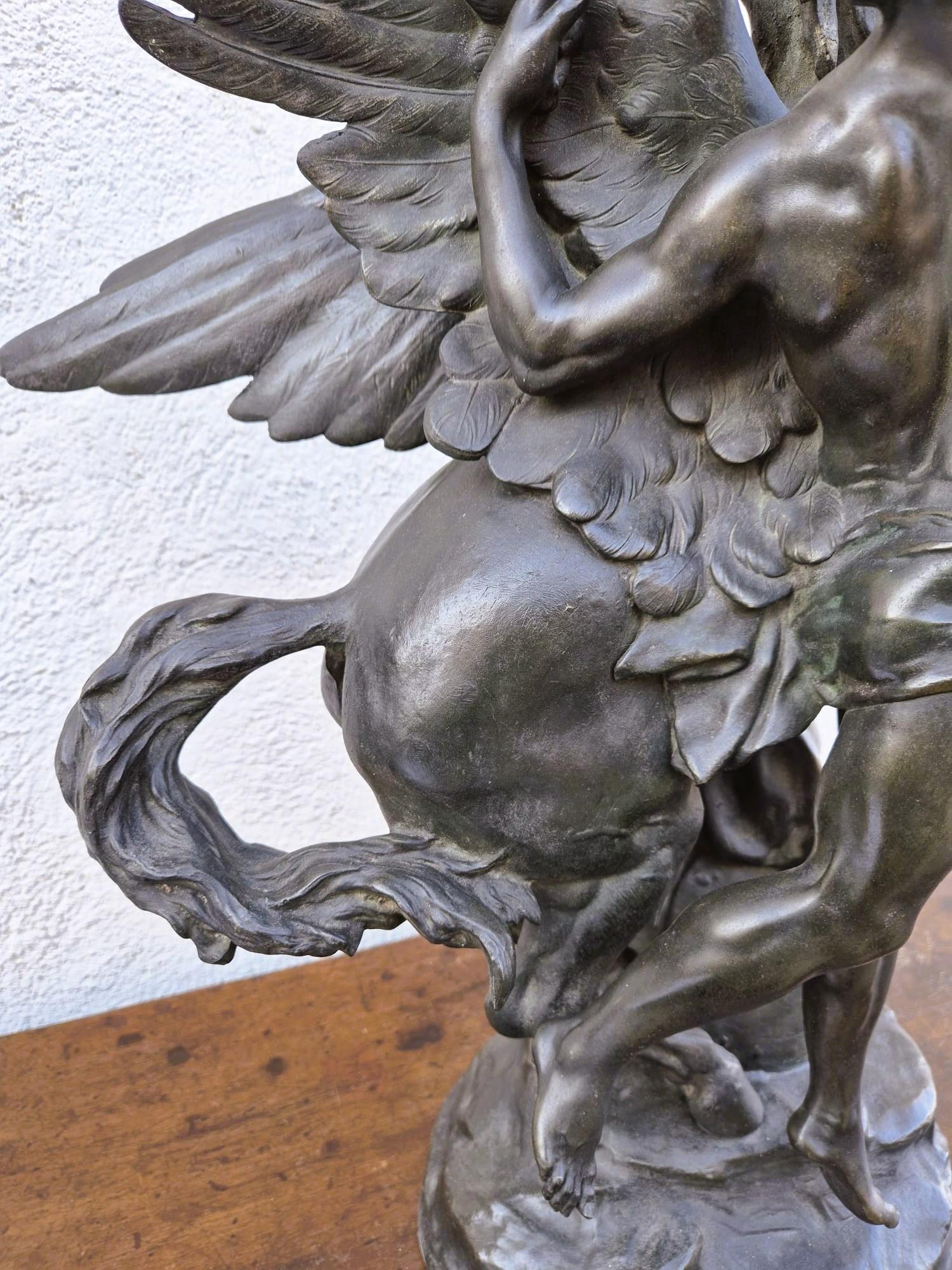 E Picault, Persée ou la naissance de Pegasus, sculpture signée, fin du 19e siècle en vente 8