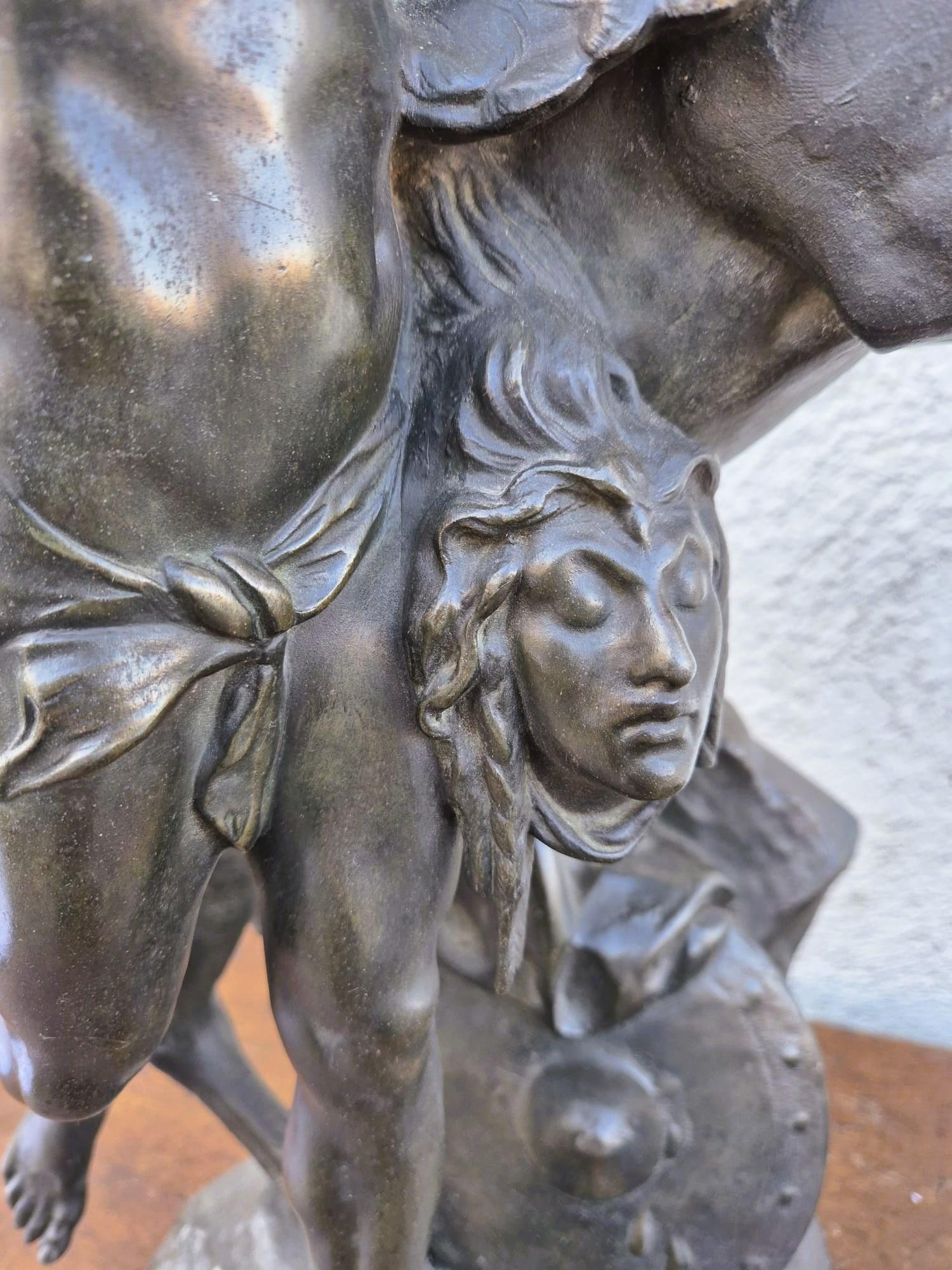 E Picault, Persée ou la naissance de Pegasus, sculpture signée, fin du 19e siècle en vente 10