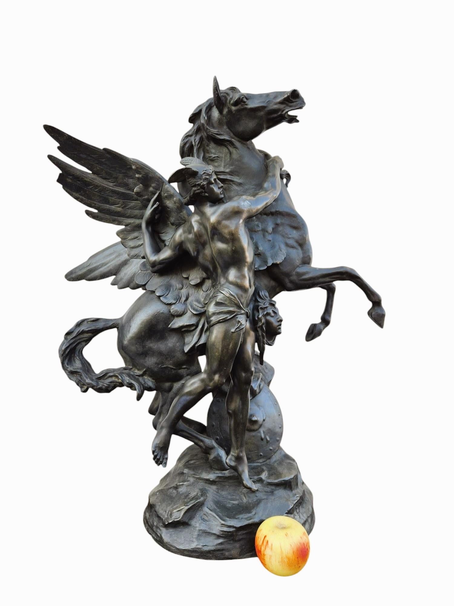 XIXe siècle E Picault, Persée ou la naissance de Pegasus, sculpture signée, fin du 19e siècle en vente