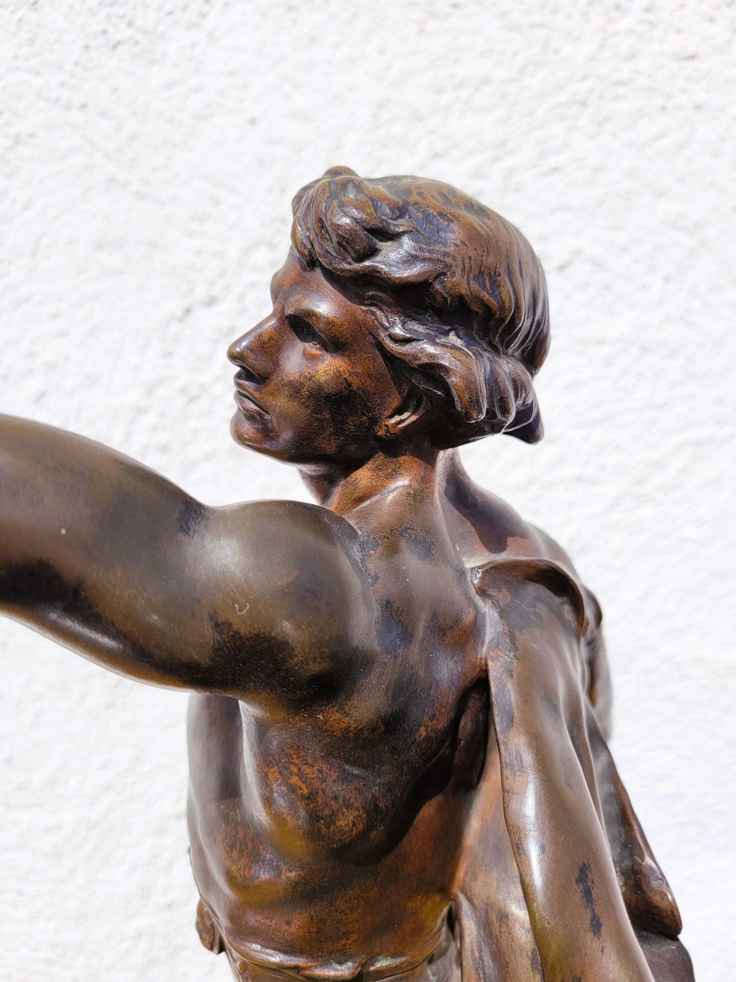 E Picault, Vittoria, scultura in bronzo, fine XIX secolo In condizioni buone in vendita a MARSEILLE, FR