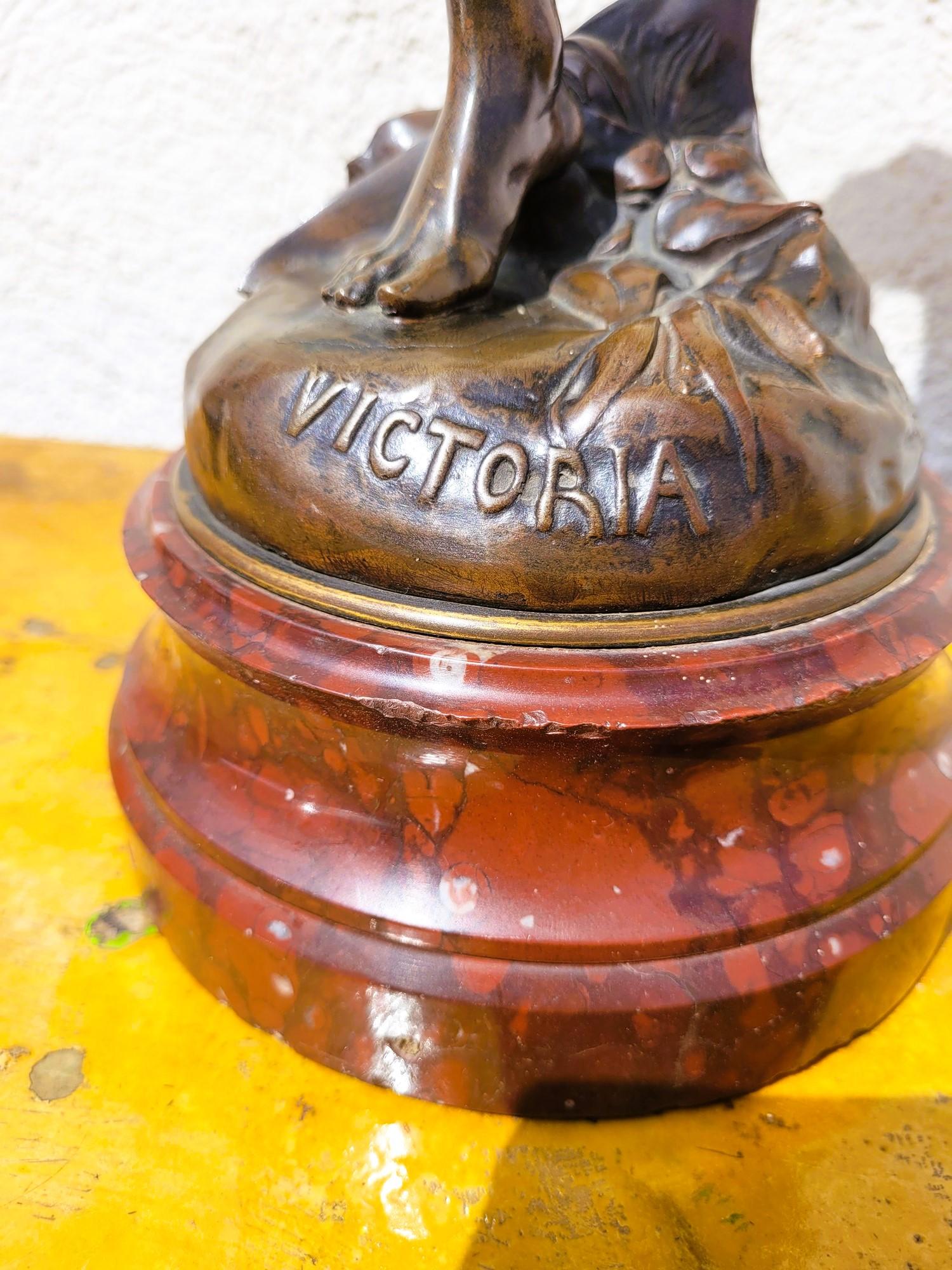 E Picault, Vittoria, scultura in bronzo, fine XIX secolo in vendita 1