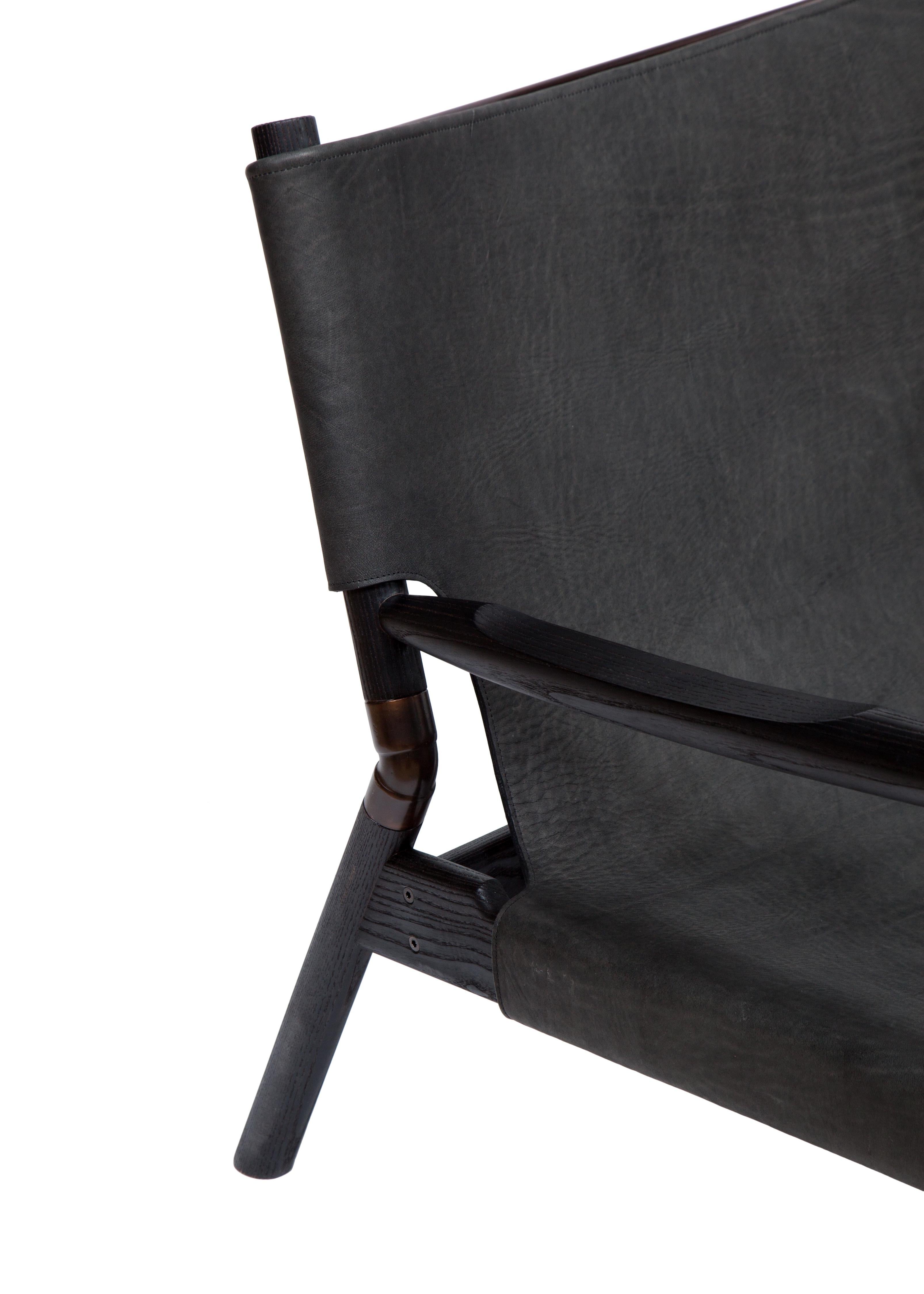 EÆ Slung Leather Lounge Chair in Charred Oak In New Condition For Sale In Brooklyn, NY