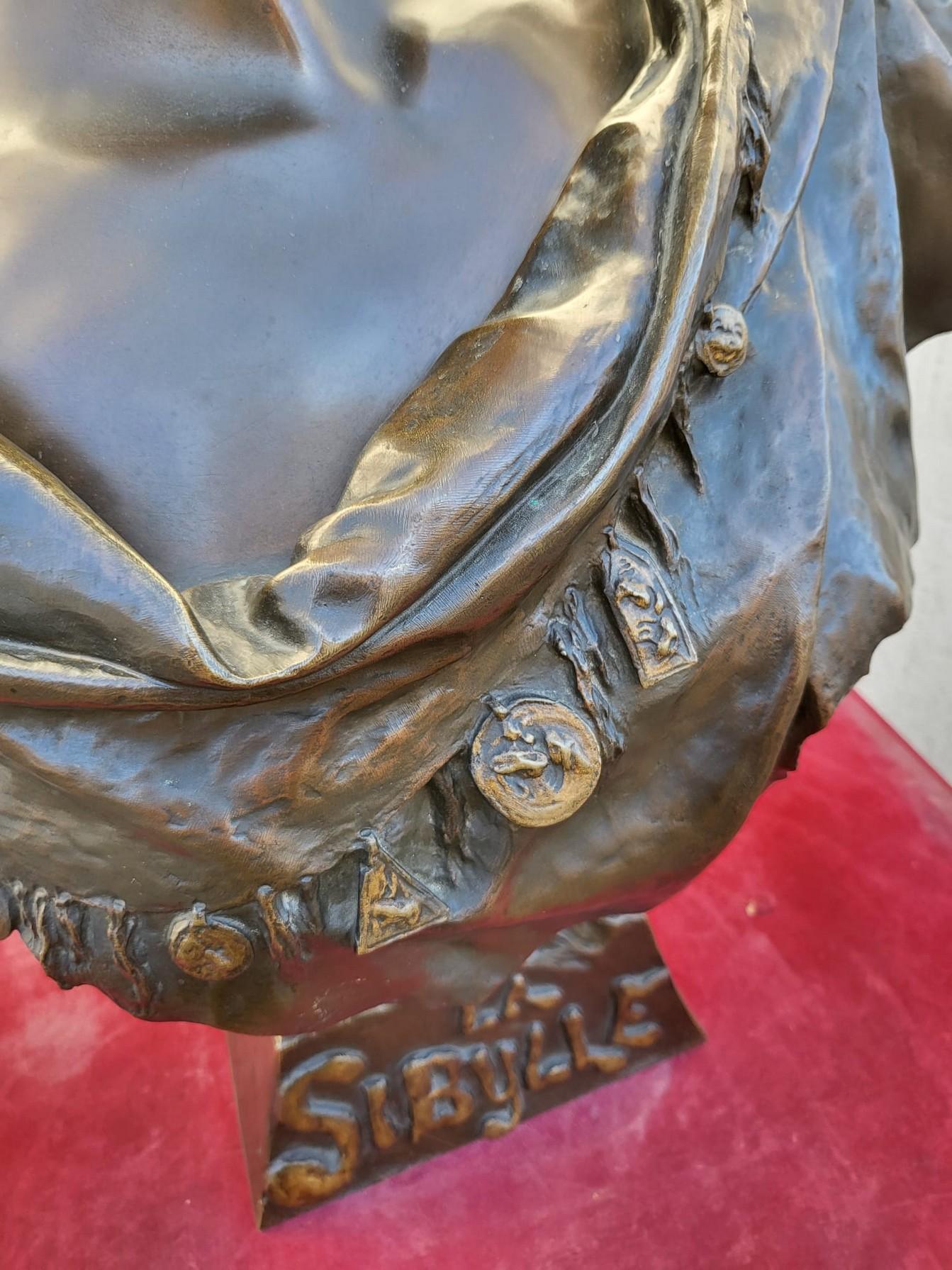 Français E Villanis, Le Sibylla, buste en bronze, Art nouveau, fin du 19ème début du 20ème siècle en vente