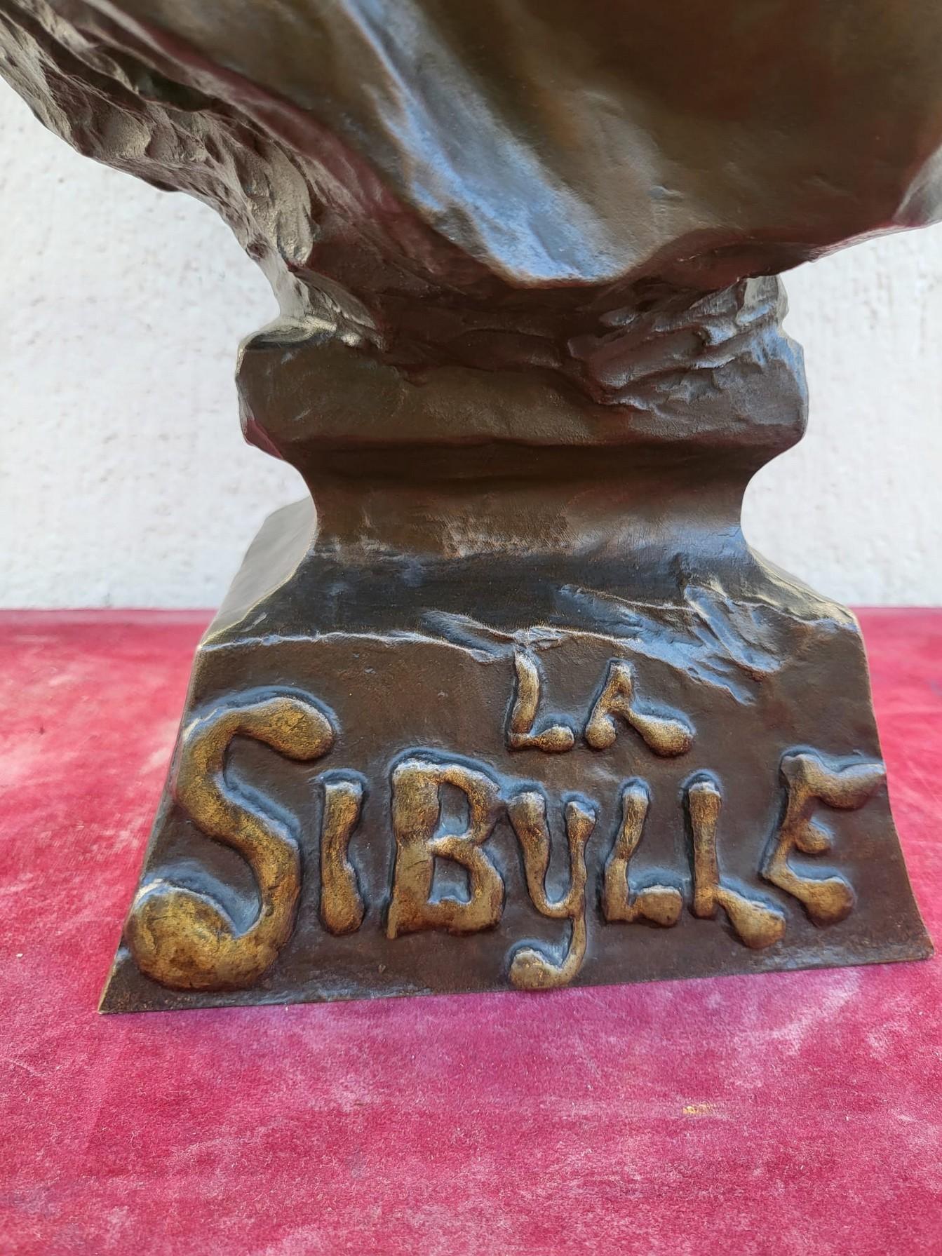 E Villanis, Le Sibylla, buste en bronze, Art nouveau, fin du 19ème début du 20ème siècle Bon état - En vente à MARSEILLE, FR