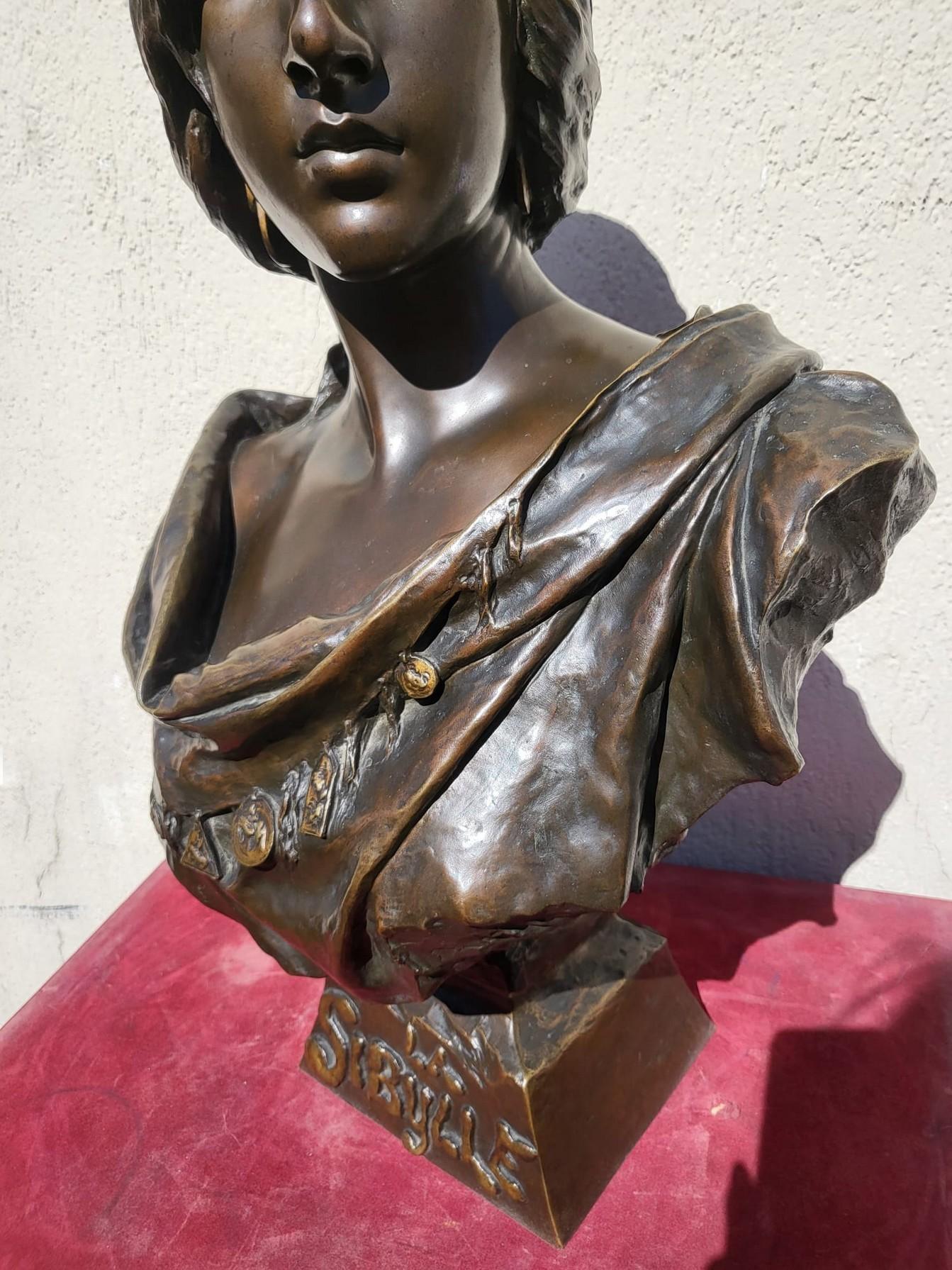 Bronze E Villanis, Le Sibylla, buste en bronze, Art nouveau, fin du 19ème début du 20ème siècle en vente
