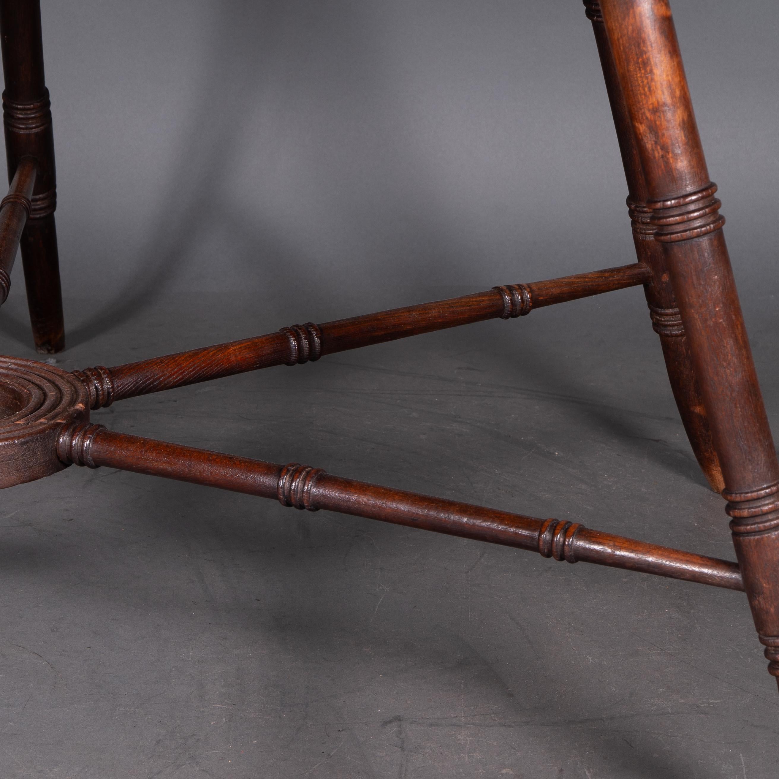 E W Godwin, an Anglo-Japanese Aesthetic Movement walnut centre or dining table For Sale 8