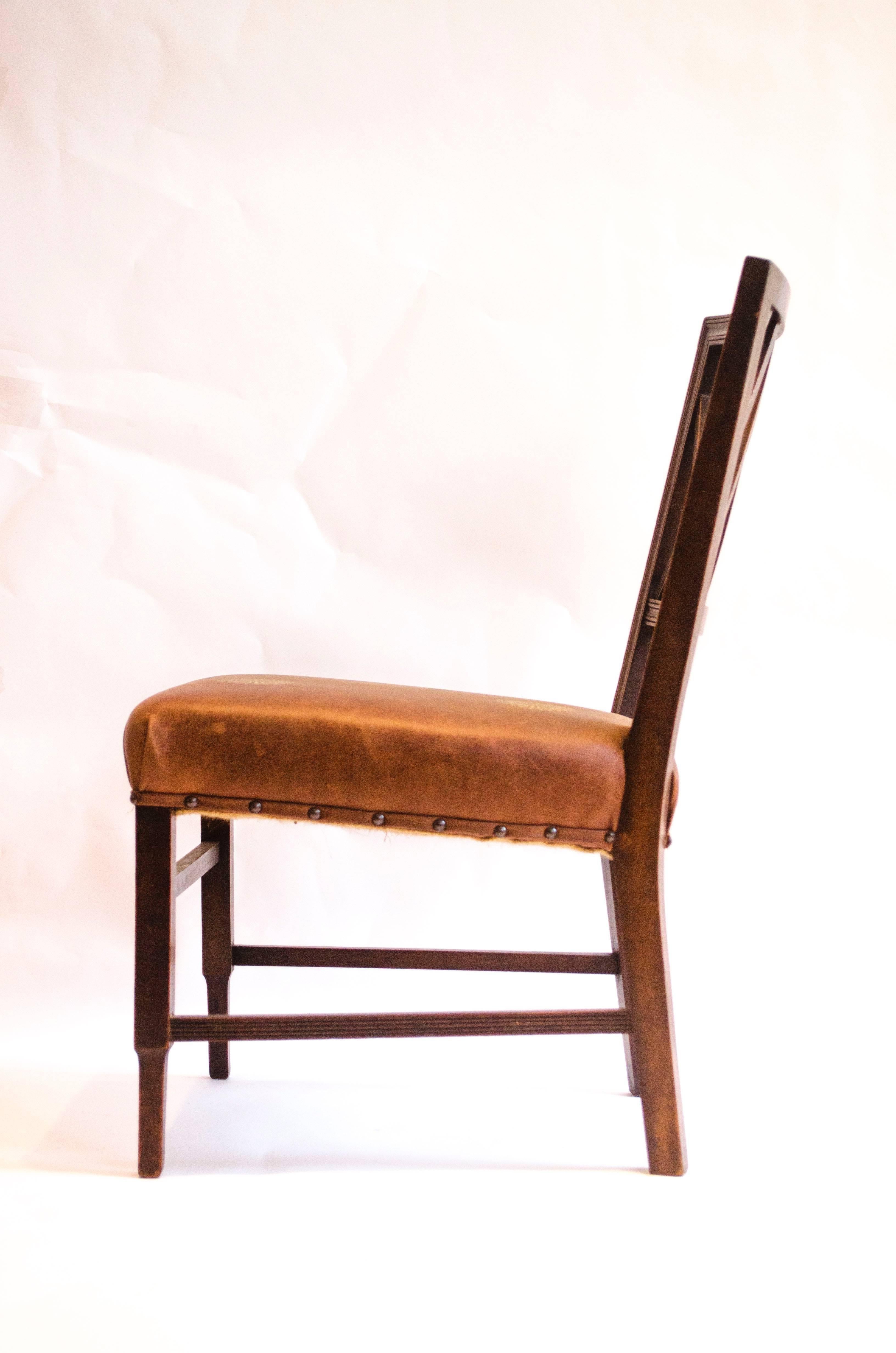 E W Godwin attributed. An Anglo-Japanese Walnut Side Chair. In Good Condition For Sale In London, GB