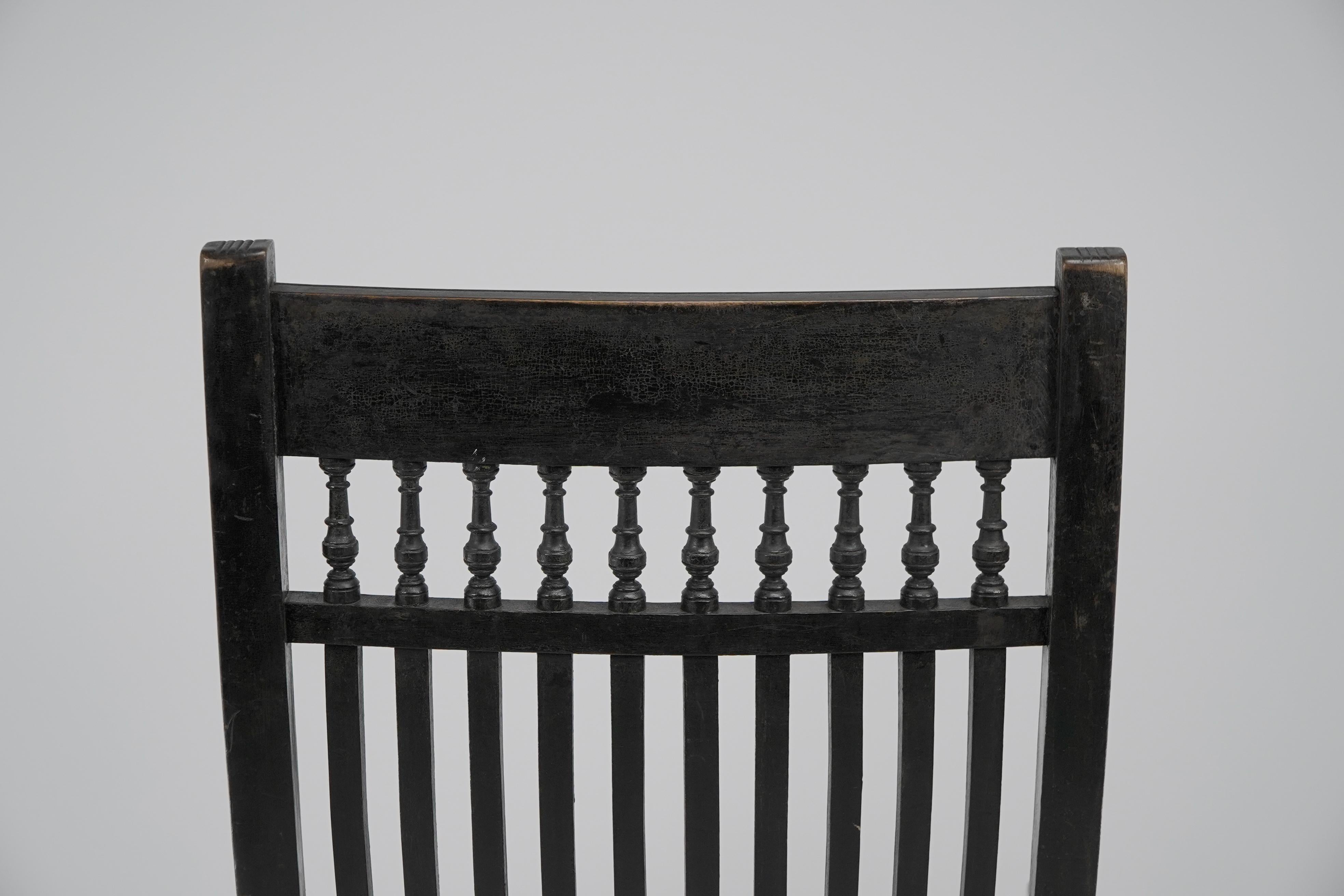 E W Godwin para William Watt Un sillón ebonizado de respaldo alto del Aesthetic Movement. en venta 9
