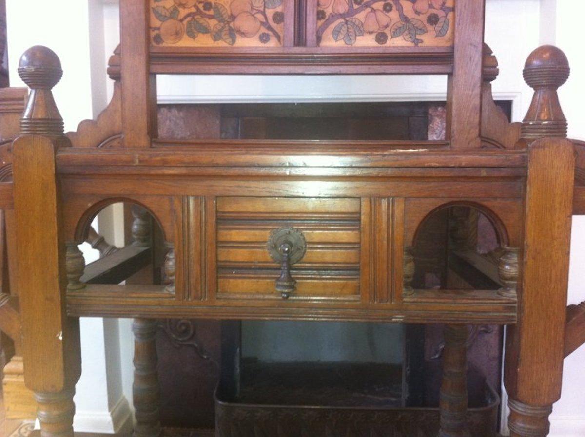 E W Godwin Style of, Leggio in quercia anglo-giapponese con uccelli canterini in fiore in vendita 5