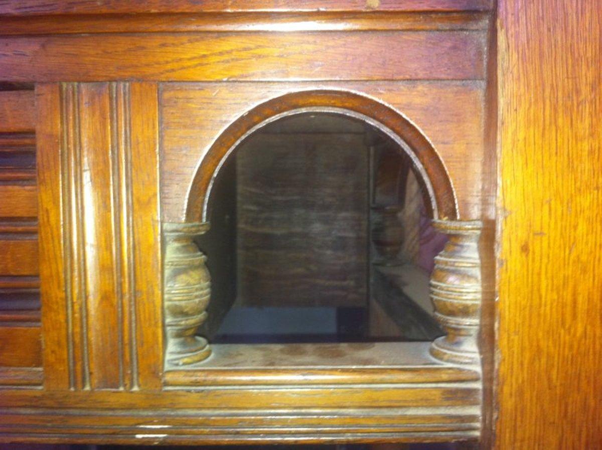 E W Godwin Style of, Leggio in quercia anglo-giapponese con uccelli canterini in fiore in vendita 7