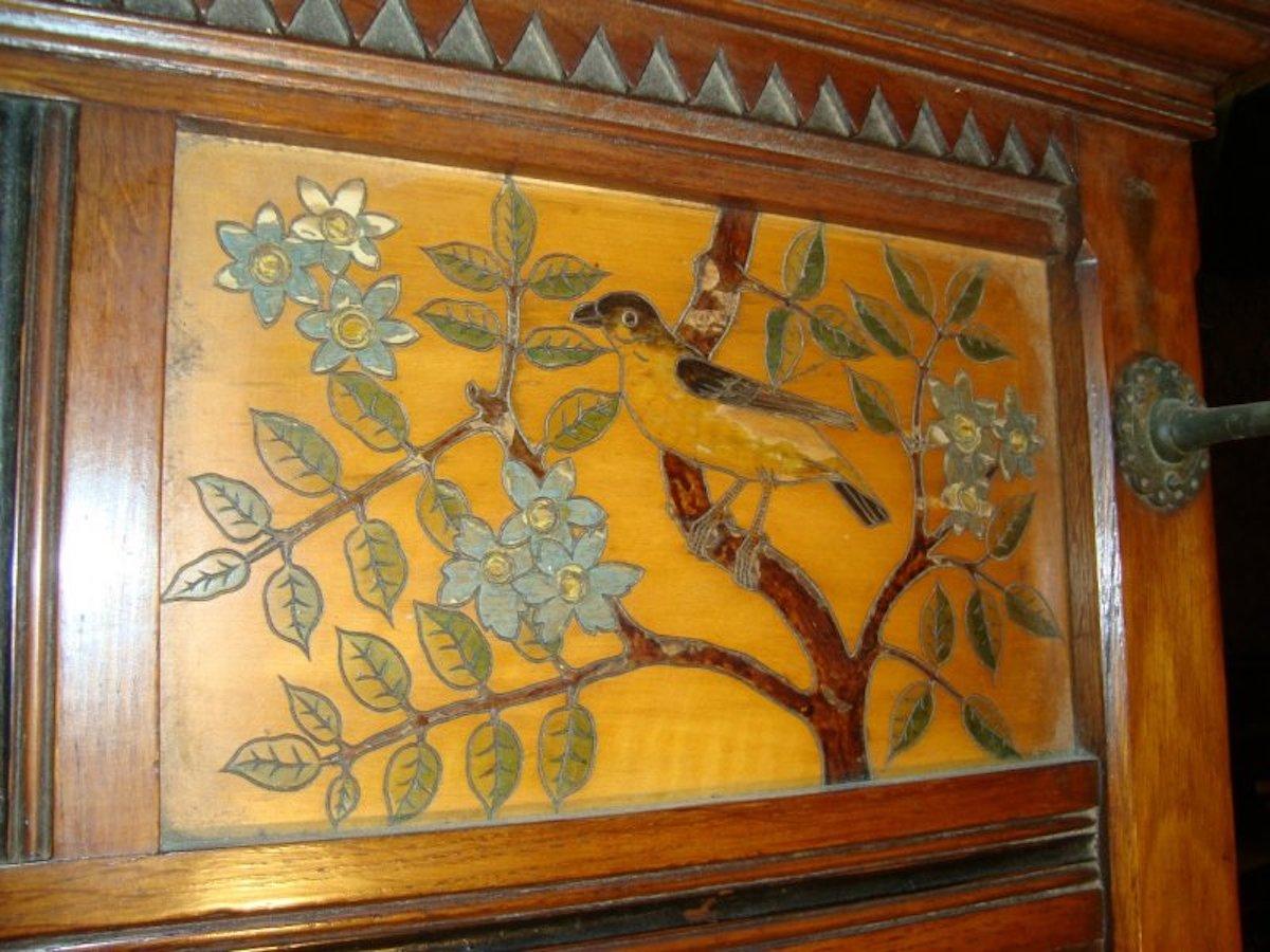 Inglese E W Godwin Style of, Leggio in quercia anglo-giapponese con uccelli canterini in fiore in vendita