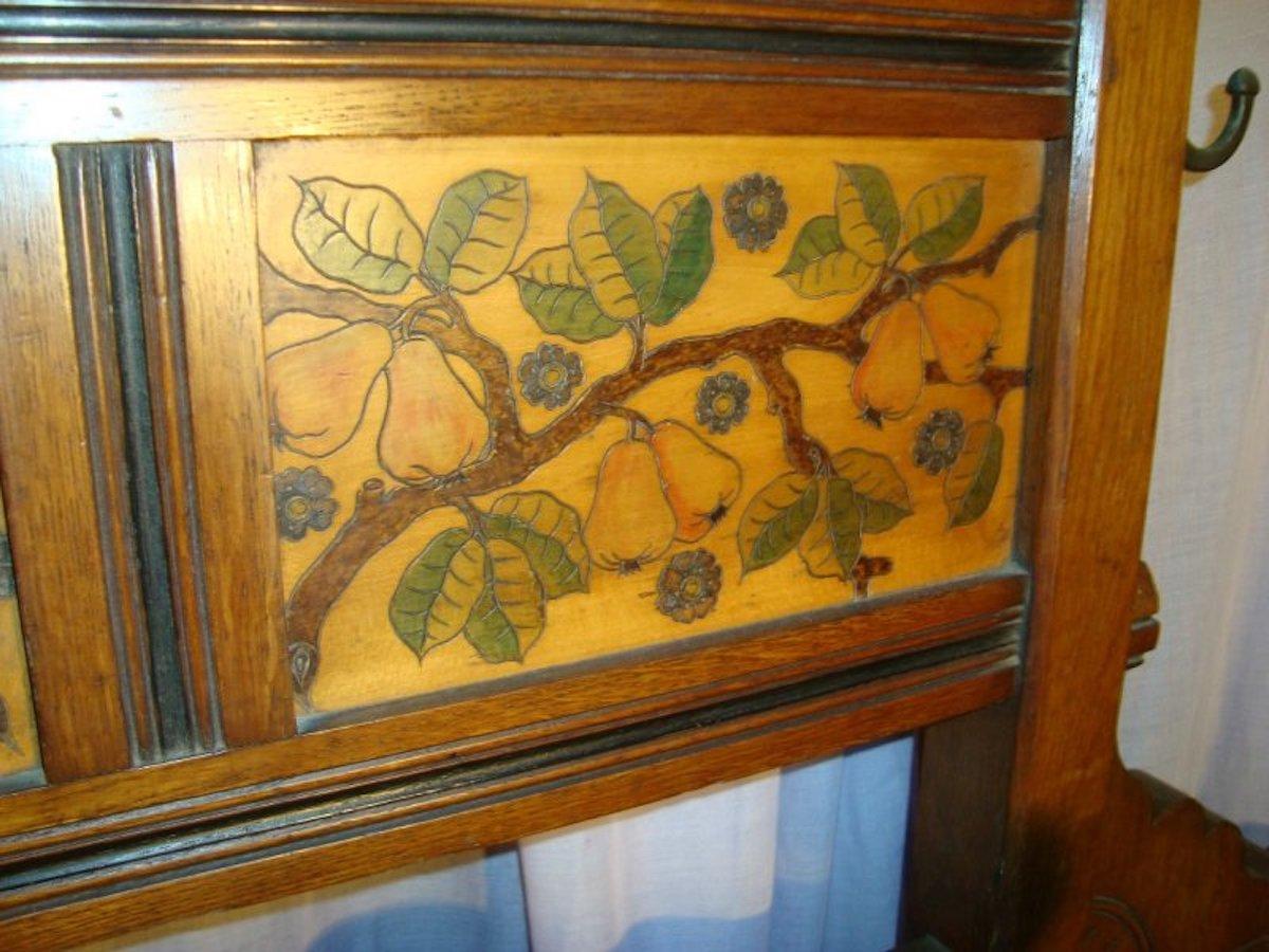 Quercia E W Godwin Style of, Leggio in quercia anglo-giapponese con uccelli canterini in fiore in vendita