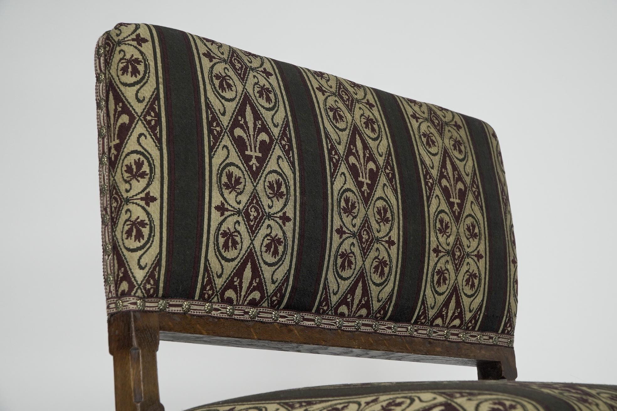 E W Pugin attri. A Gothic Revival oak duet chair with a wider than usual seat. For Sale 2