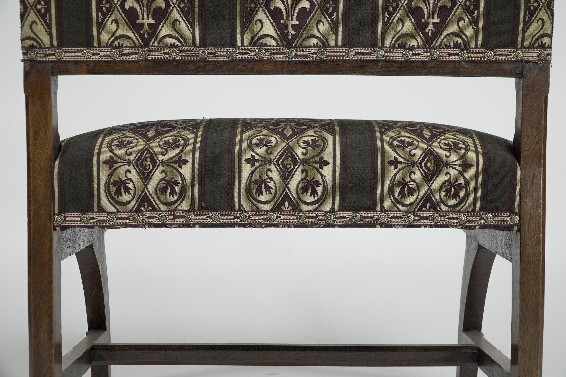 E W Pugin attri. Ein Duettstuhl aus Eiche im gotischen Revival-Stil mit einem breiteren Sitz als üblich. im Angebot 5