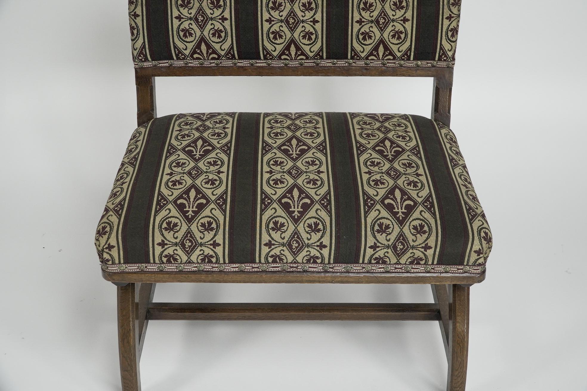 E W Pugin attri. A Gothic Revival oak duet chair with a wider than usual seat. For Sale 3