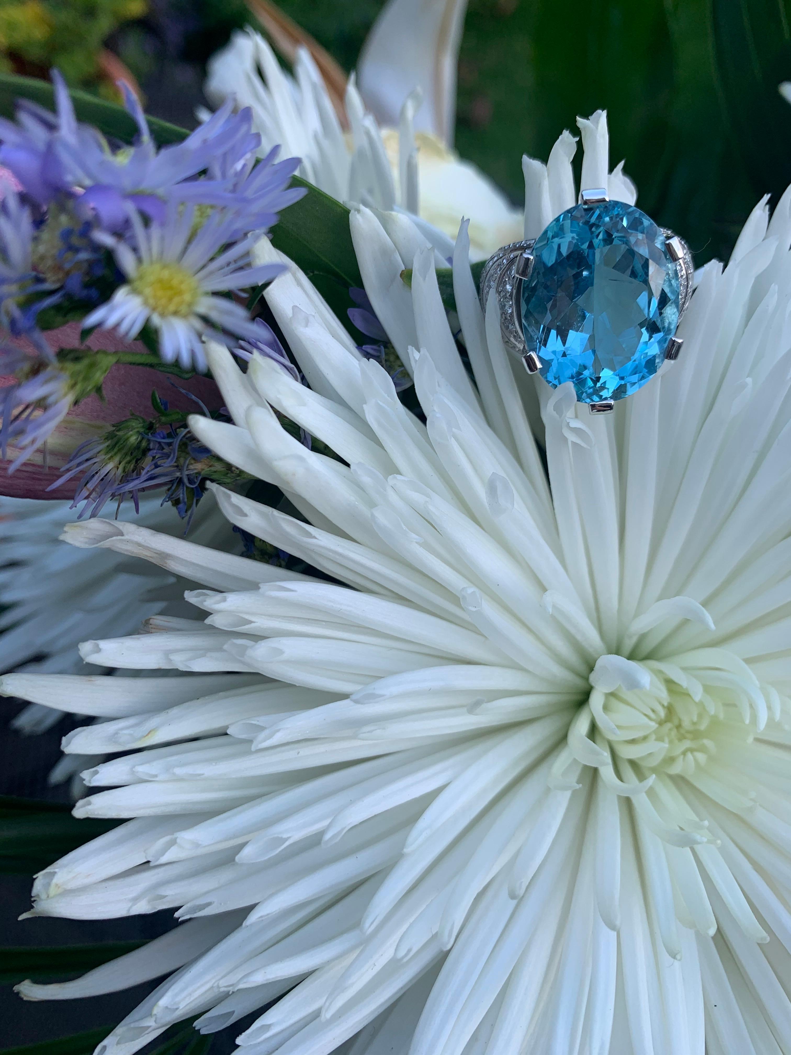 E Wolfe & Co 17.86ct Aquamarine and Diamond 18ct White Gold Cocktail Ring In New Condition For Sale In London, GB