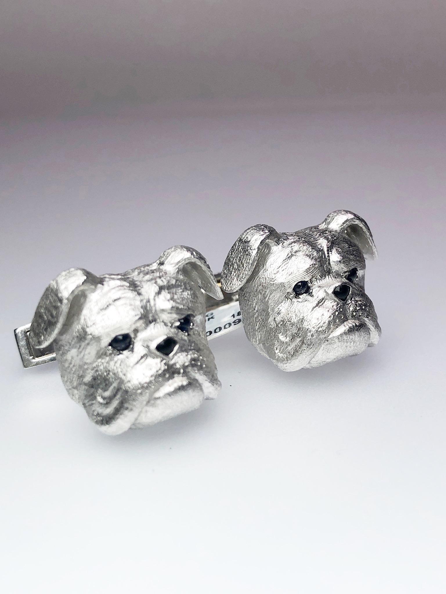 E. Wolfe & Co. Gemelos Bulldog de oro de 18 quilates con zafiro y ónice negro Cabujón en venta