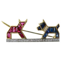 E. Wolfe & Co. Art Deco Hunde-Katzenbrosche, Saphir, Rubin, Diamant