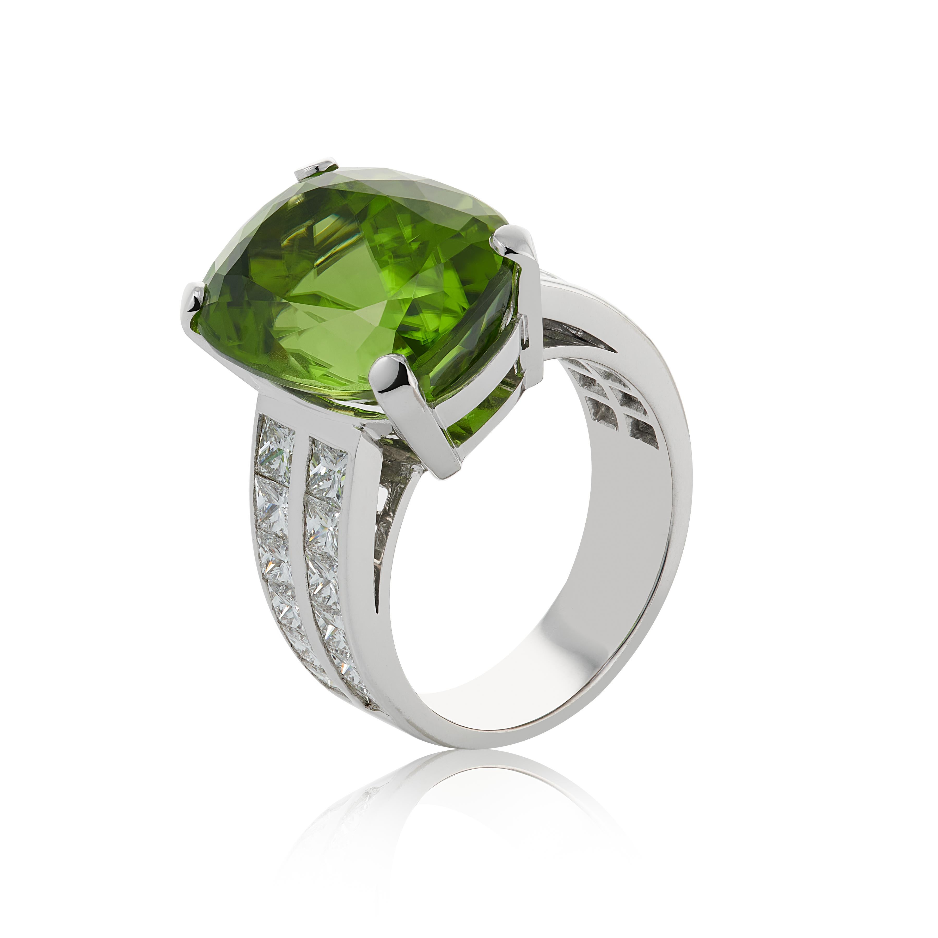 Contemporary E Wolfe & Co Handmade 18ct White Gold Peridot and Diamond Cocktail Ring