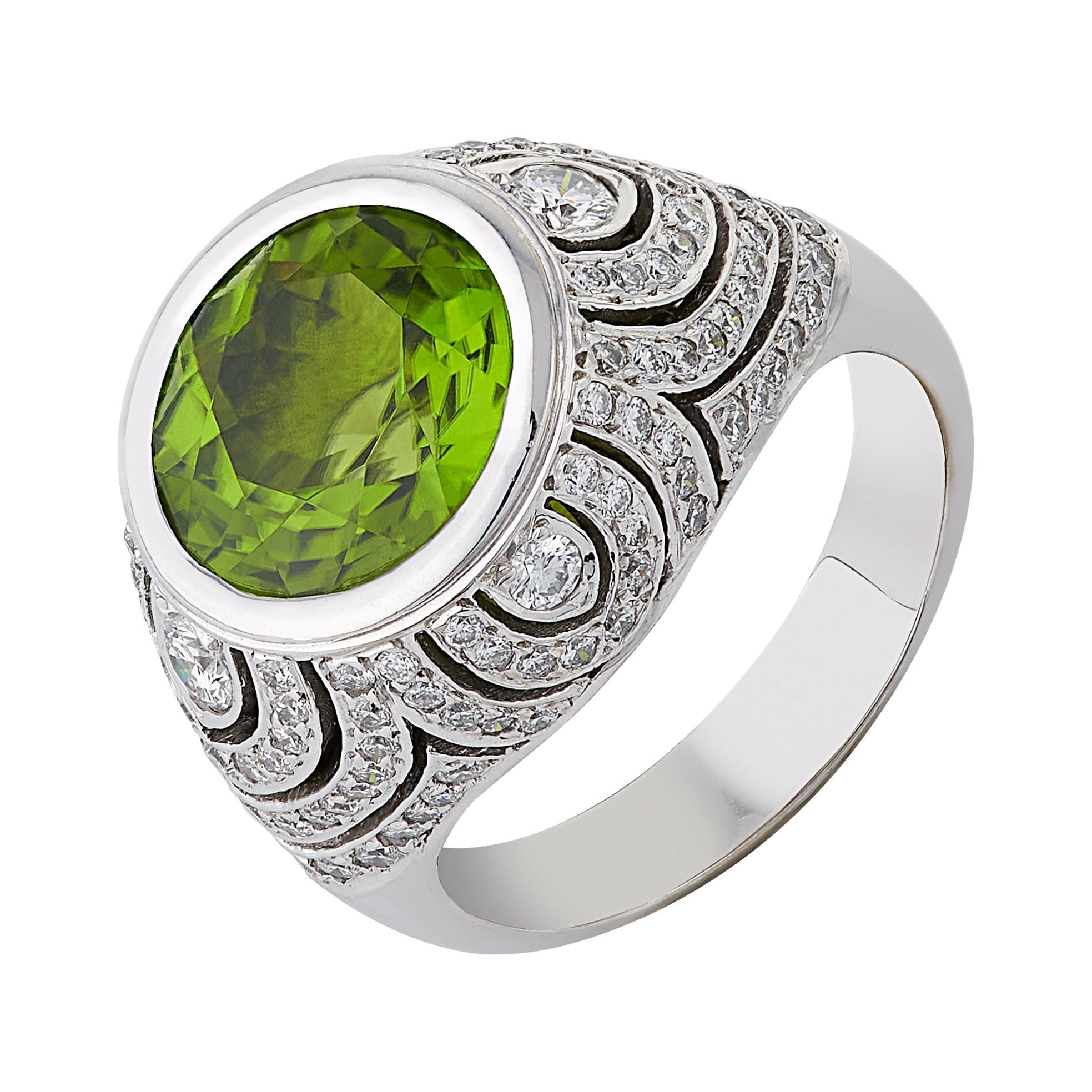 E Wolfe & Co Handmade 18ct White Gold Peridot and Diamond Cocktail Ring For Sale