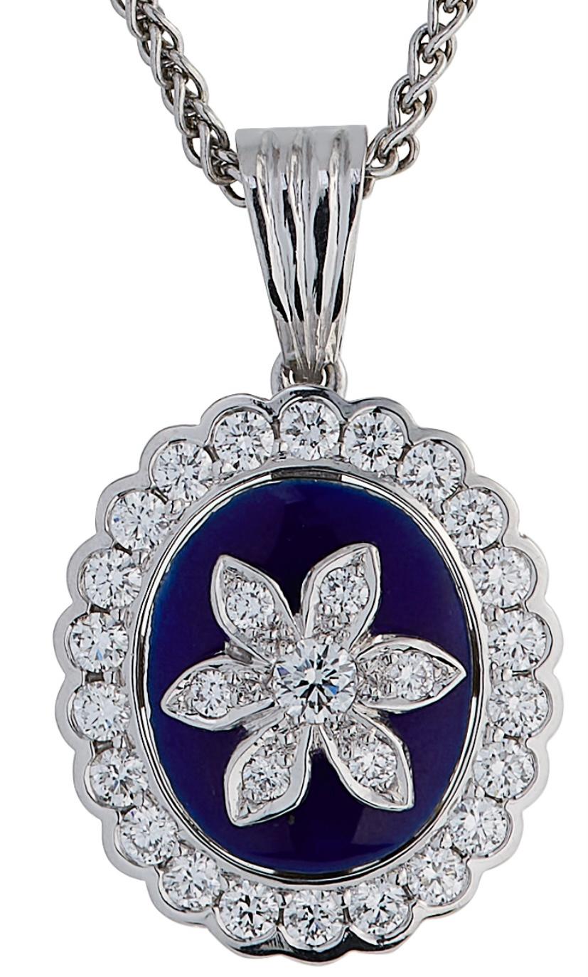 Moderno 18 Carat White Gold Enamel and Diamond-Set Flower Pendant in vendita