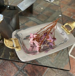 E002 Vassoio rettangolare di David Marshall in ottone e alluminio