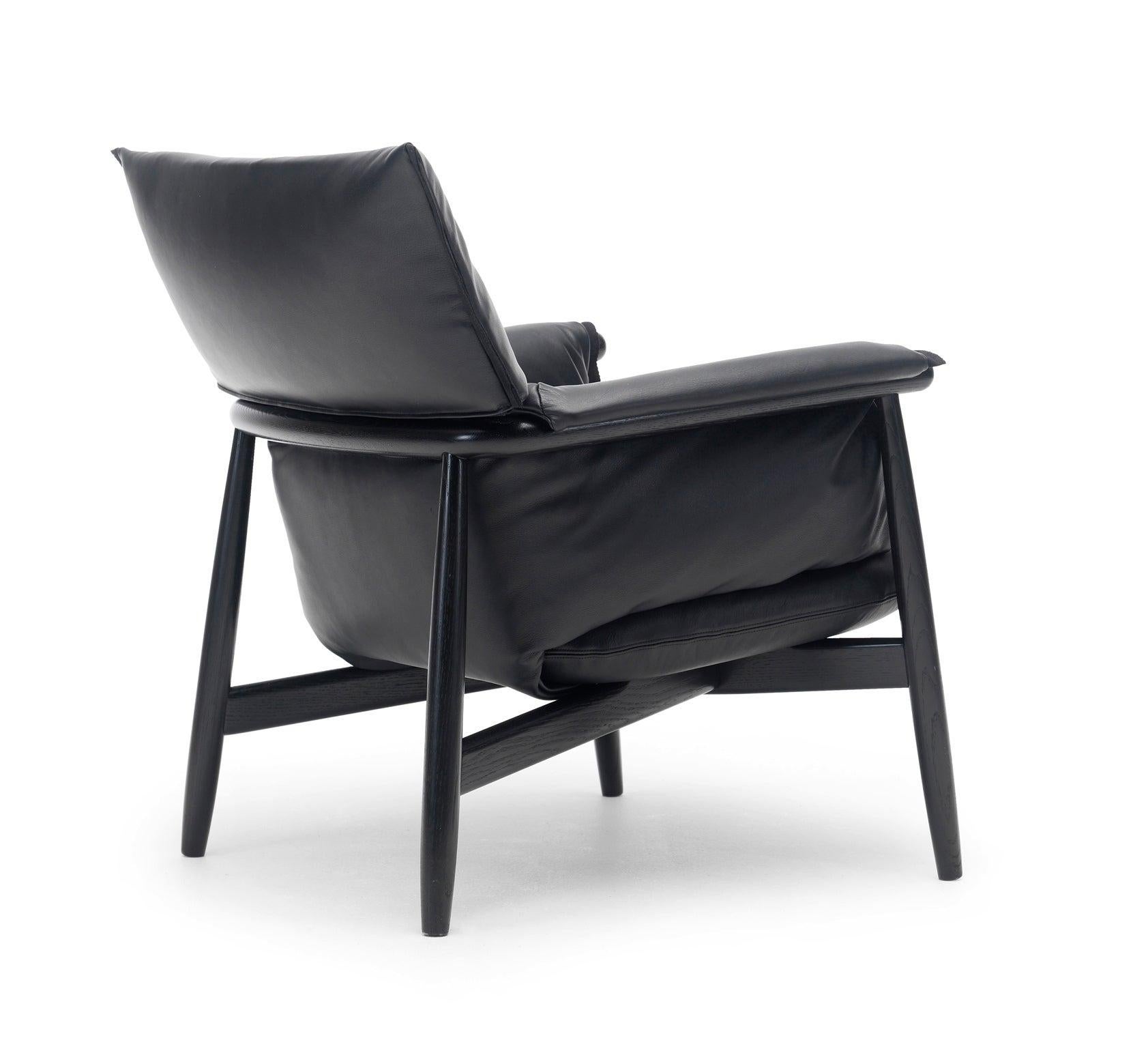 Modern E015 Embrace Lounge Chair in Painted Black Oak with Thor 301 Leather by Eoos