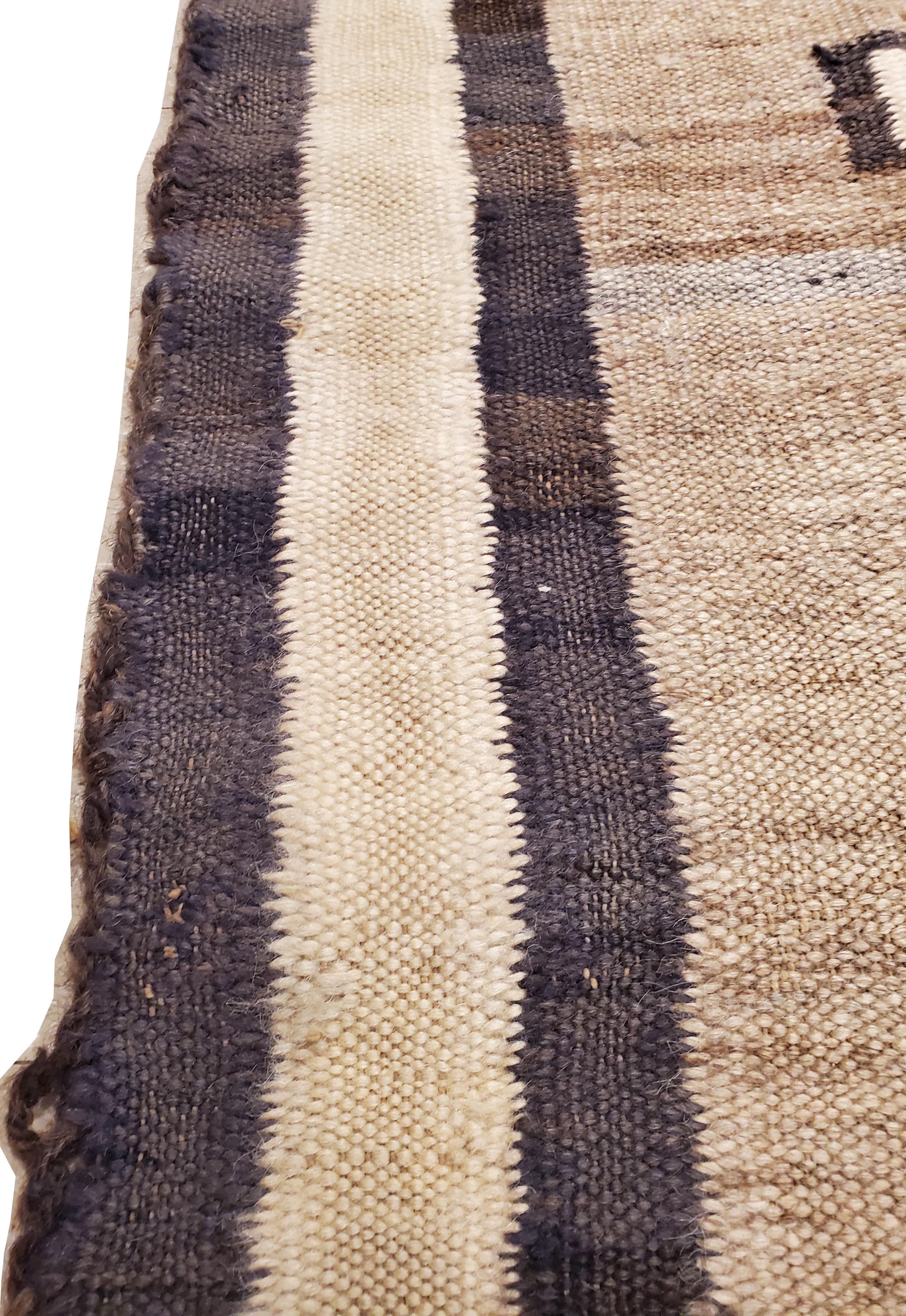 Noué à la main Tapis Navajo ancien, laine faite à la main, couleurs neutres, ivoire, beige, gris et brun en vente