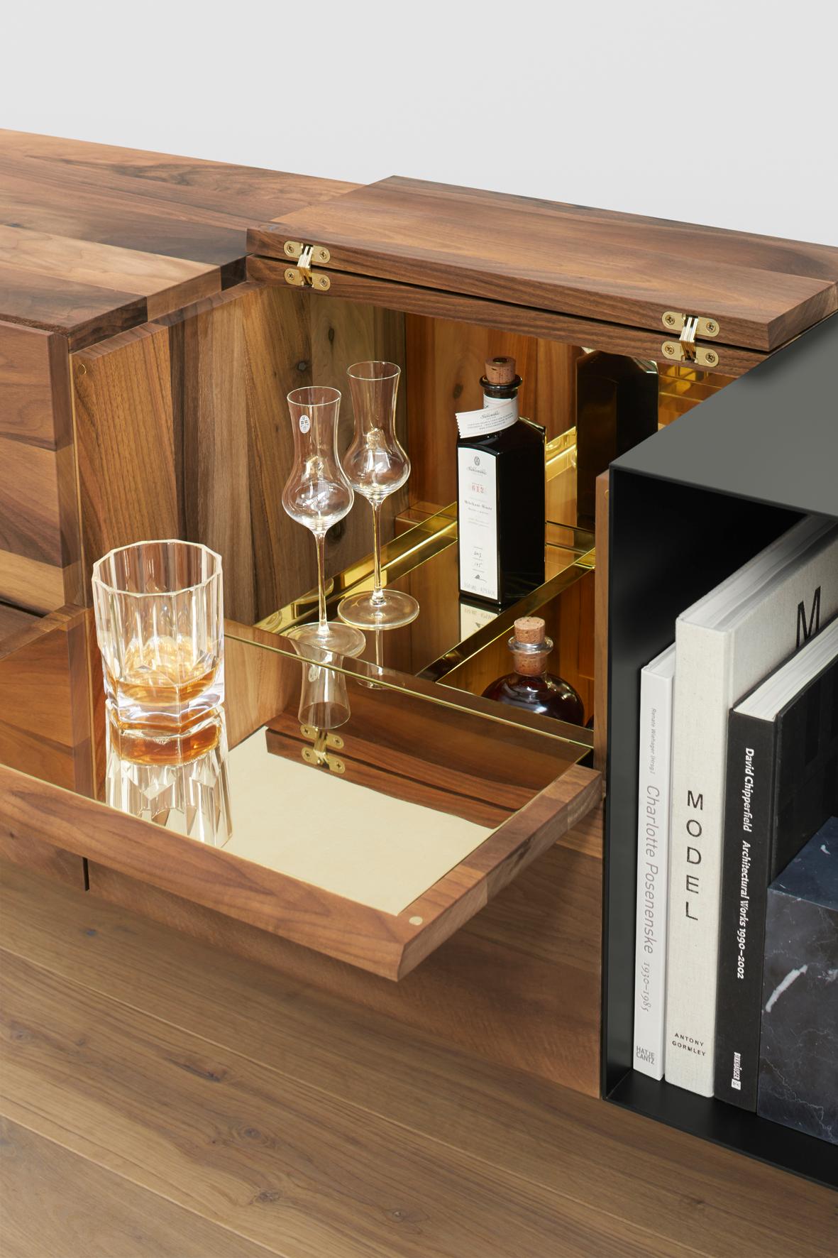 Legno e15 Credenza Araq personalizzabile in acciaio inox di Philipp Mainzer in vendita