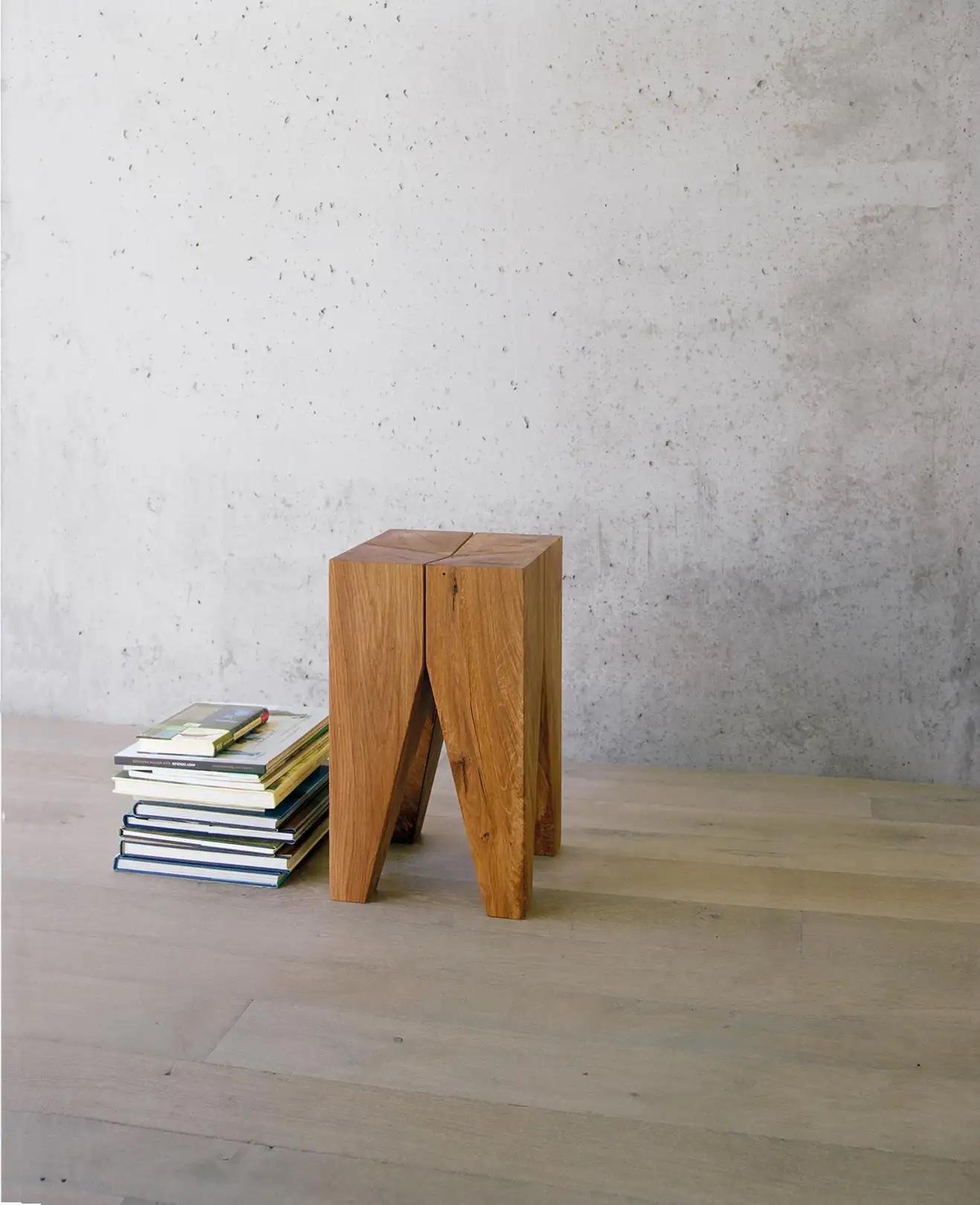 e15 Backenzahn Oak Stool by Philipp Mainzer in STOCK In Excellent Condition For Sale In New York, NY
