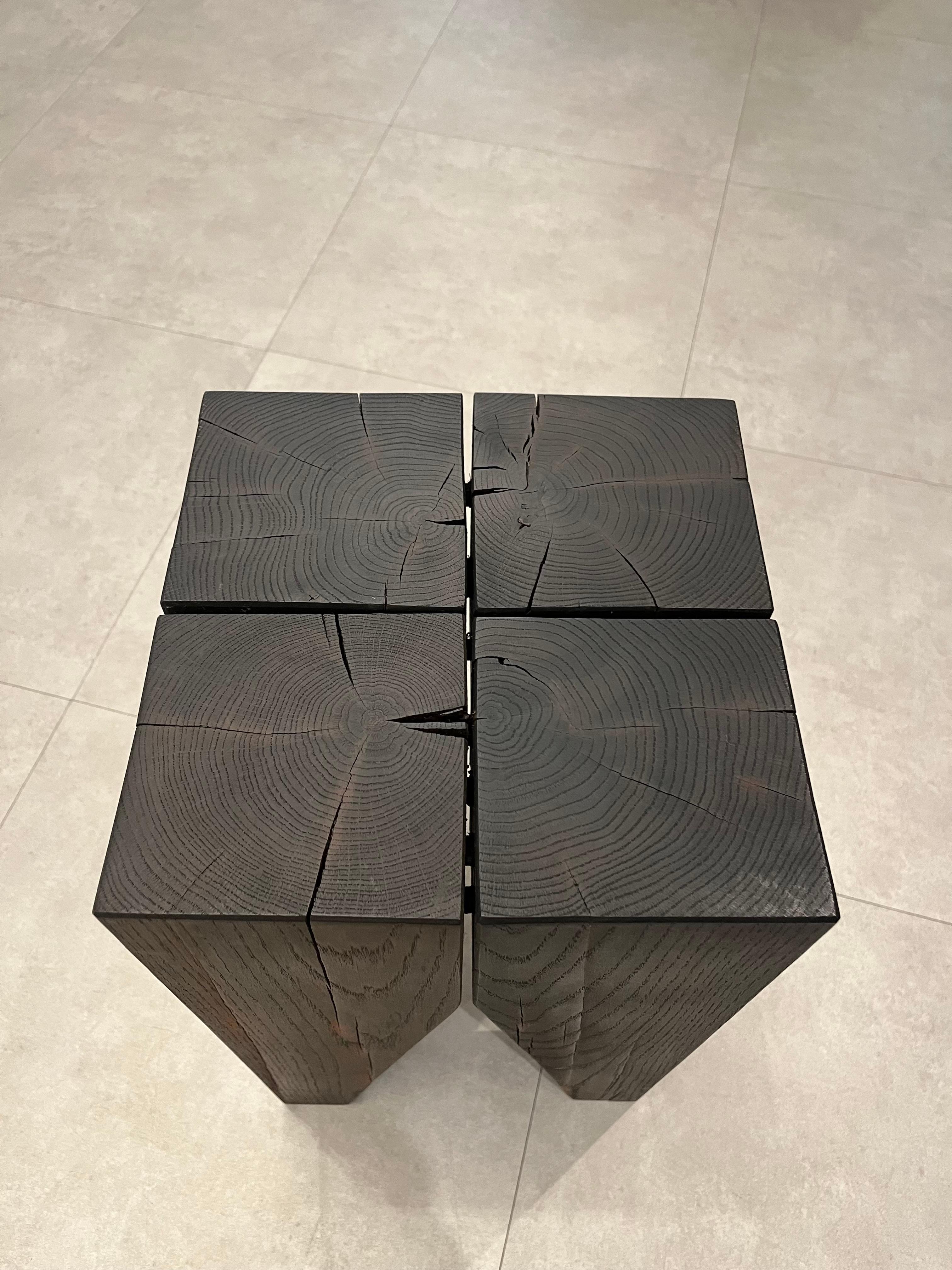 Bois e15 Table d'appoint Backenzahn en chêne noir européen par Philipp Mainzer en STOCK en vente