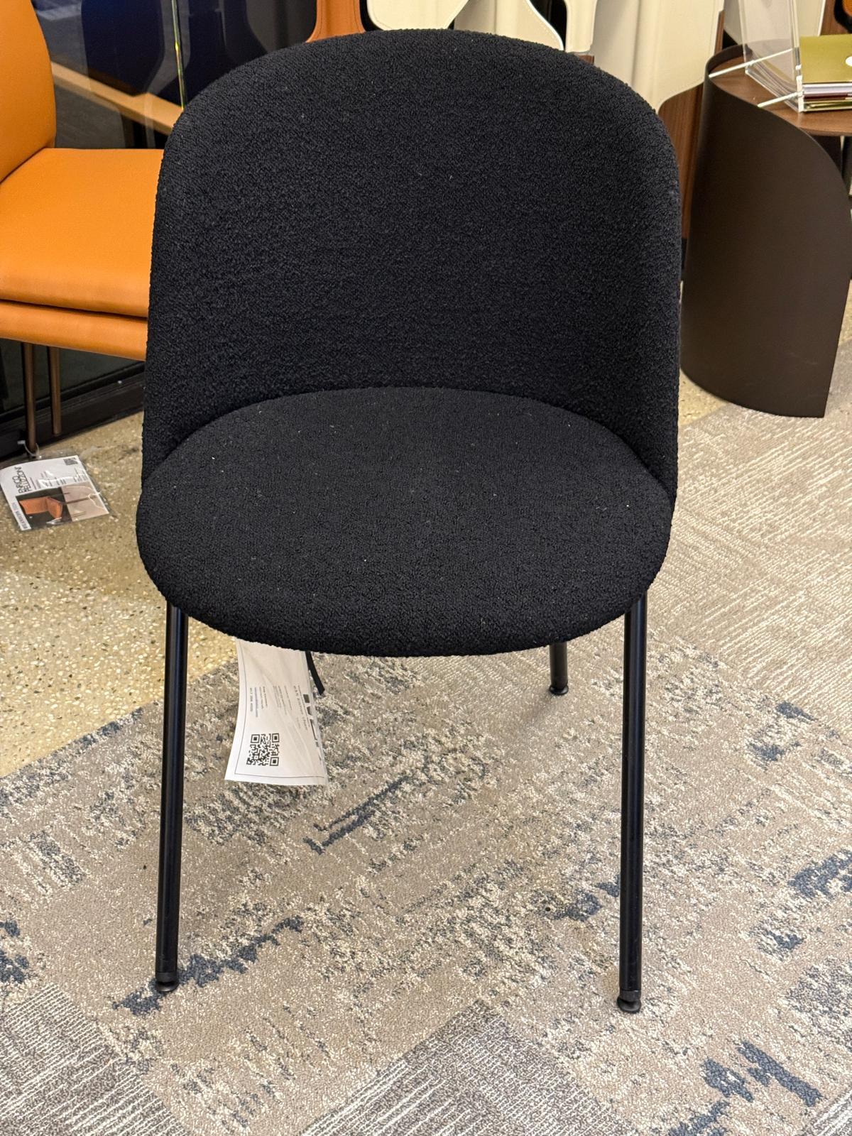 e15  Either-Stuhl von Stefan Diez in STOCK (Deutsch) im Angebot