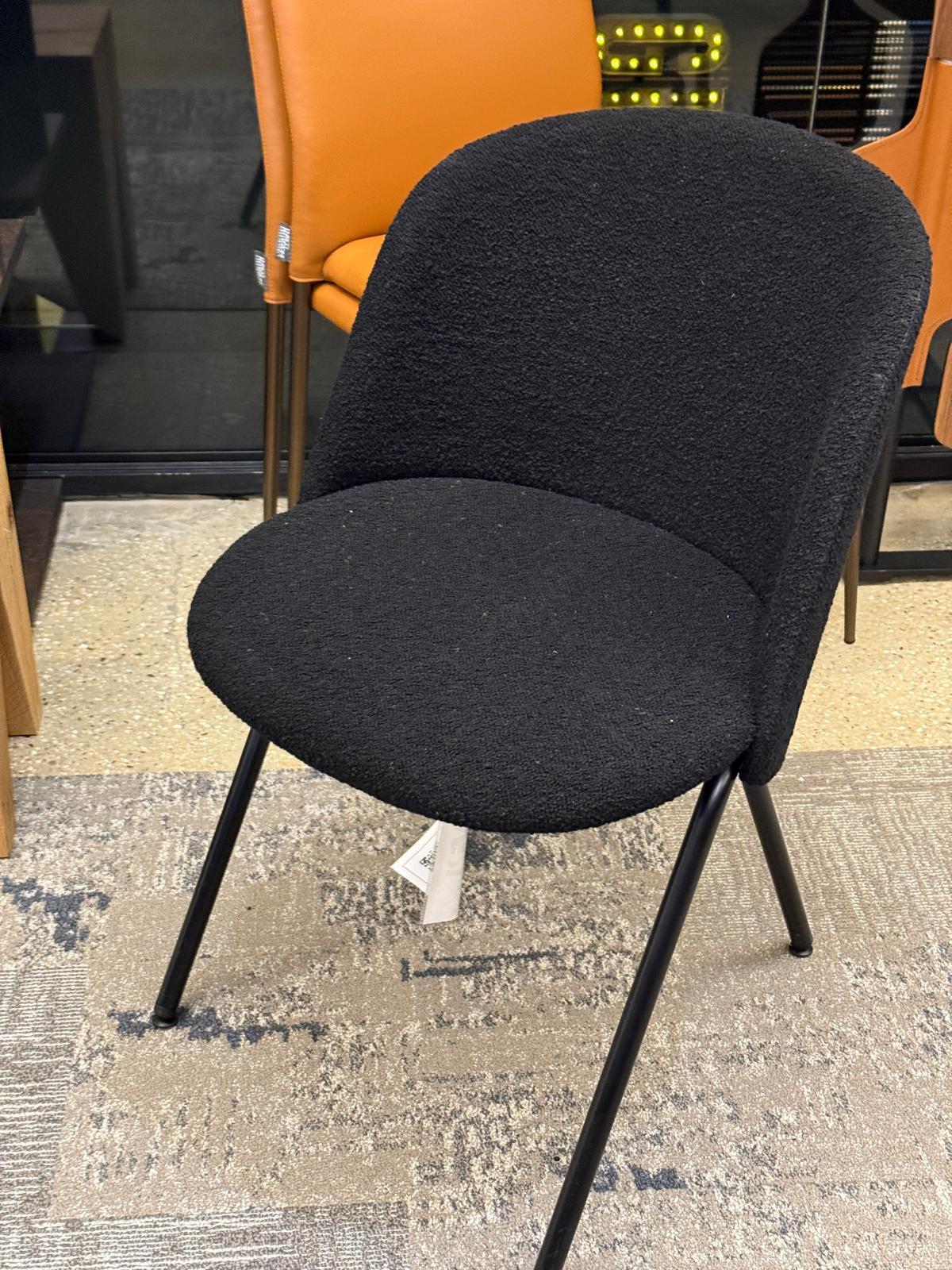 e15  Either-Stuhl von Stefan Diez in STOCK (21. Jahrhundert und zeitgenössisch) im Angebot
