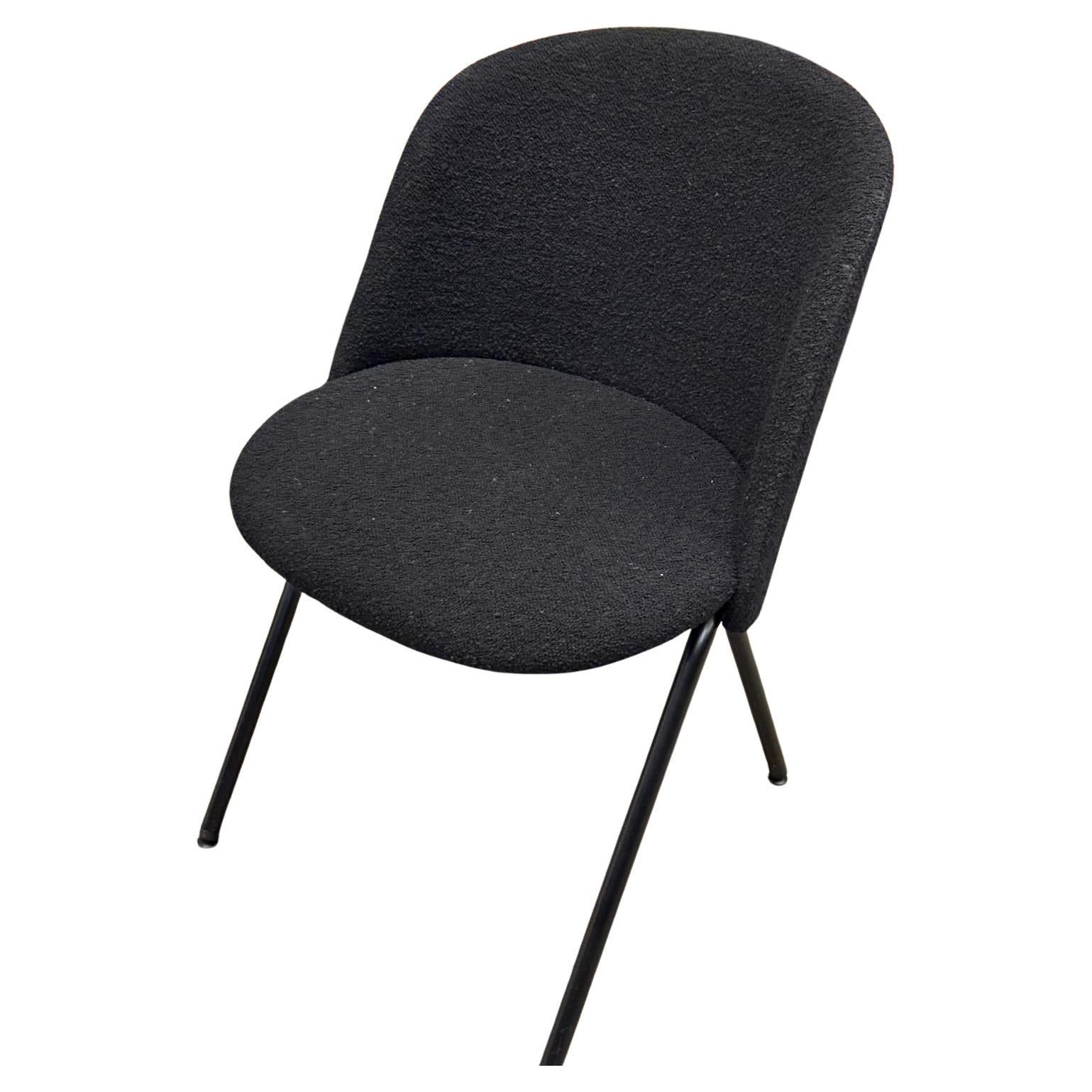 e15  Either Chair di Stefan Diez in STOCK