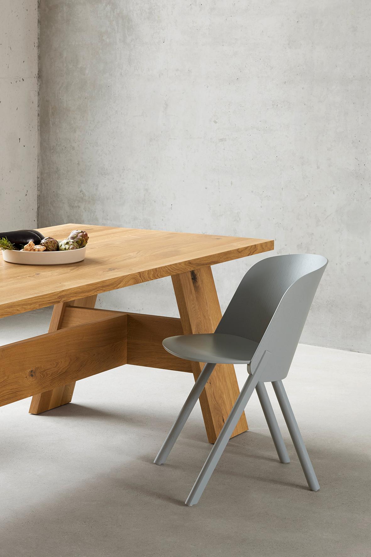 e15  Customizable Fayland Wood Table by David Chipperfield For Sale 4