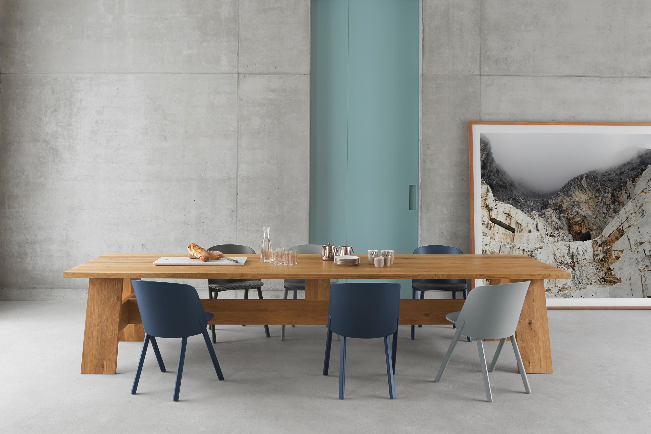 e15  Customizable Fayland Wood Table by David Chipperfield For Sale 5