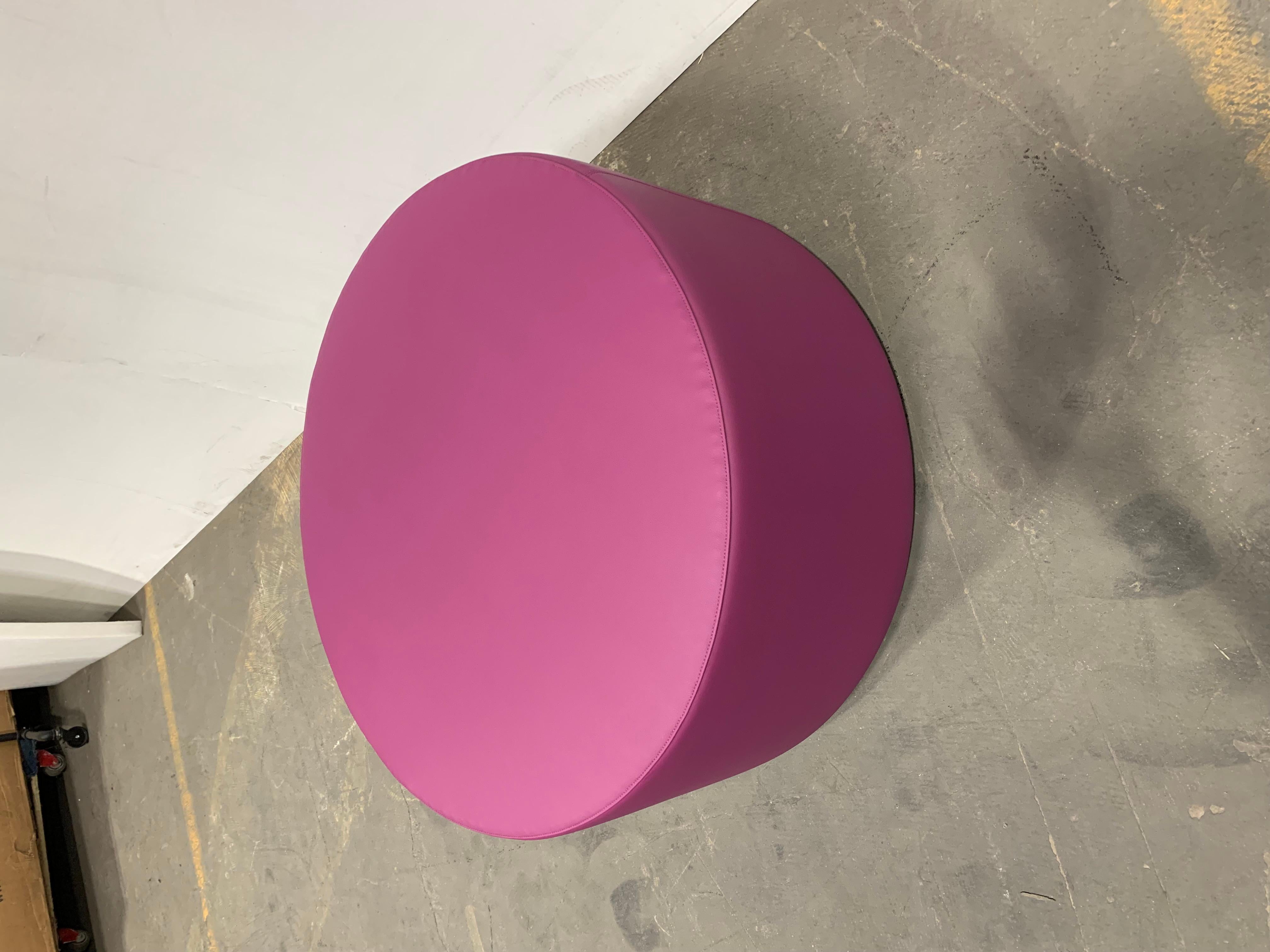 XXI secolo e contemporaneo e15 Pouf Kerman di Philipp Mainzer + Farah Ebrahimi in STOCK in vendita