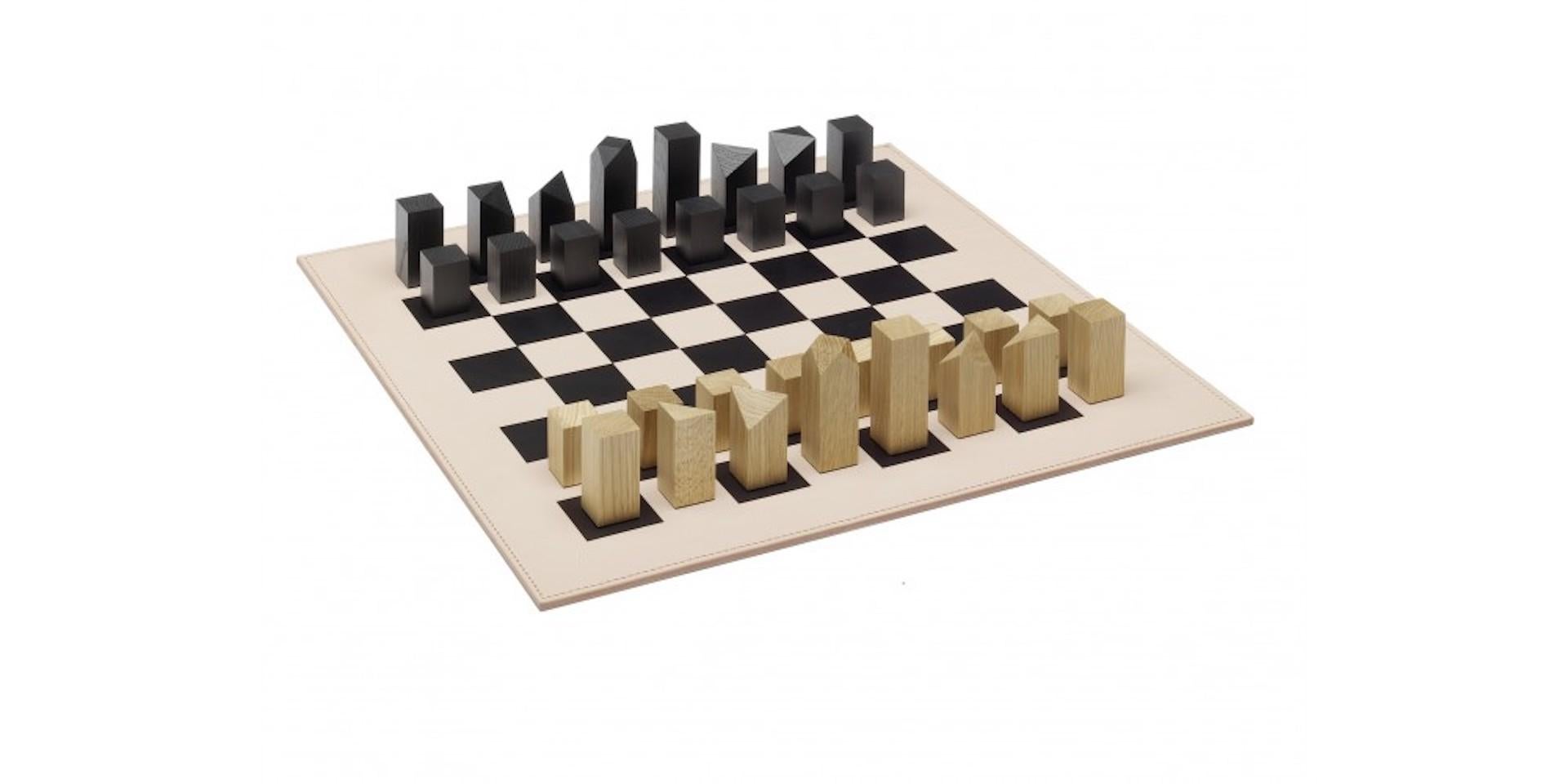 E15 Nona Chessboard & Chess Figures by Annabelle Klute  For Sale 1