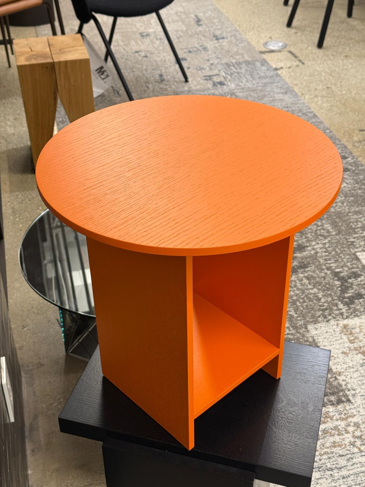 XXIe siècle et contemporain Table d'appoint Heiji orange e15 de Philipp Mainzer en stock en vente