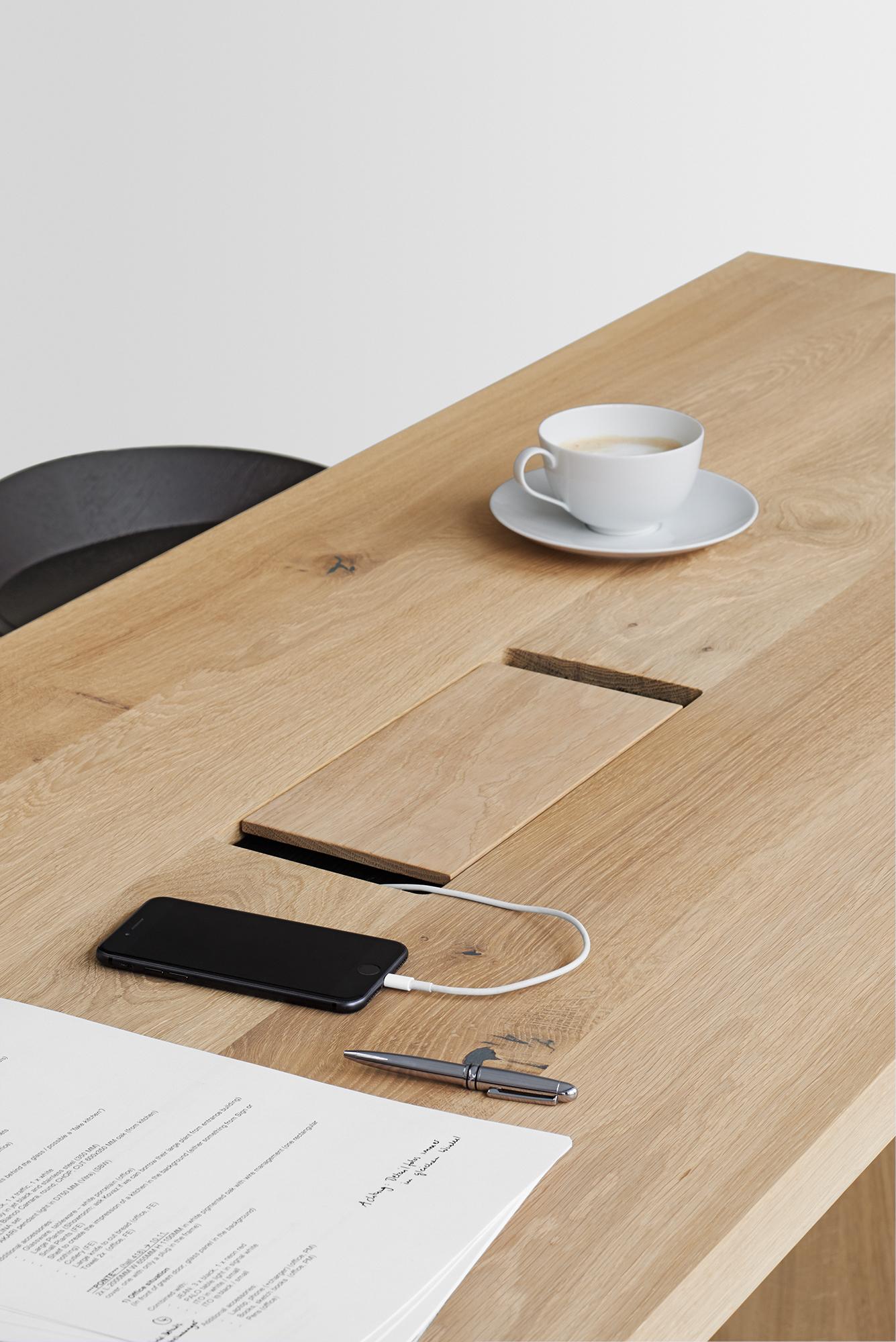 Bois Table haute en bois Ponte e15 de Philipp Mainzer en vente