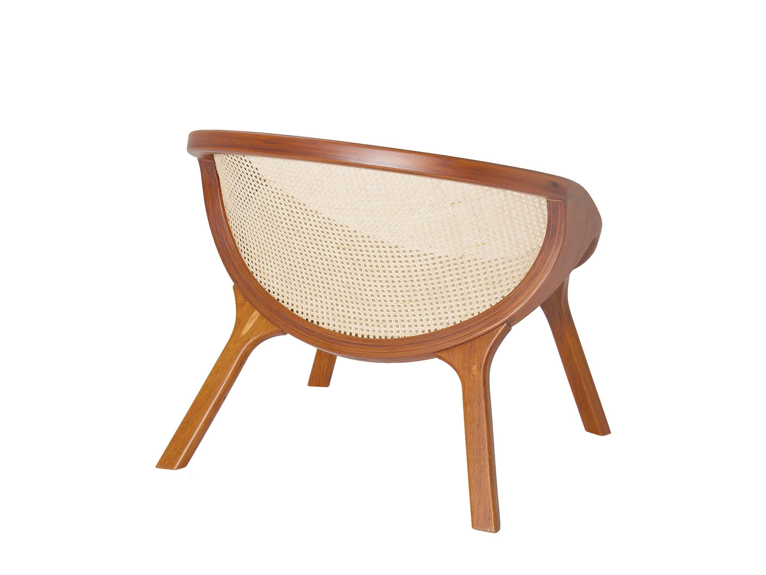 E2 Brazilian Contemporary Wood, Leather and Straw Easychair by Lattoog In New Condition In Sao Paolo, BR