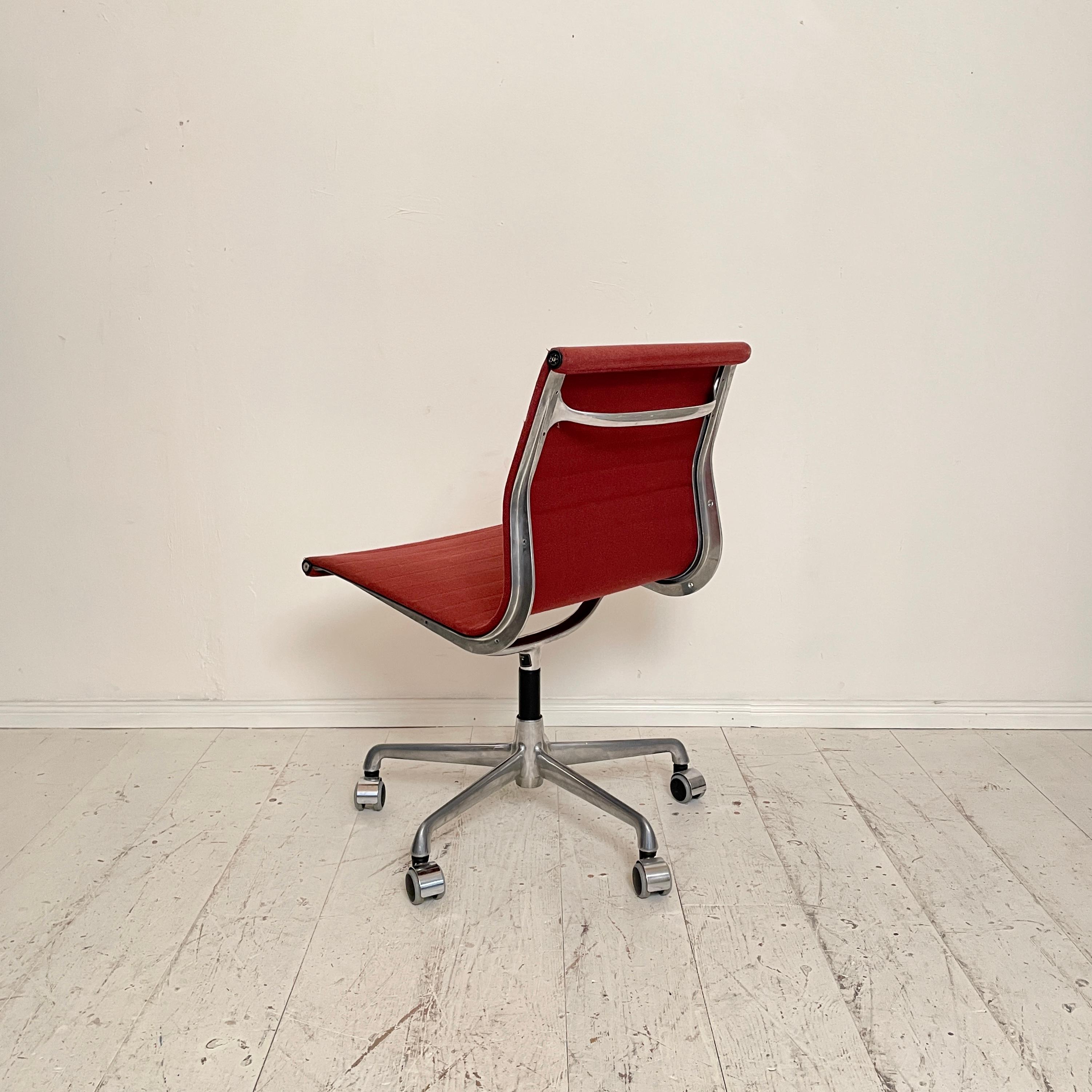 EA 106 Office Chair in Aluminum by Charles & Ray Eames for ICF De Padova, 1981 5