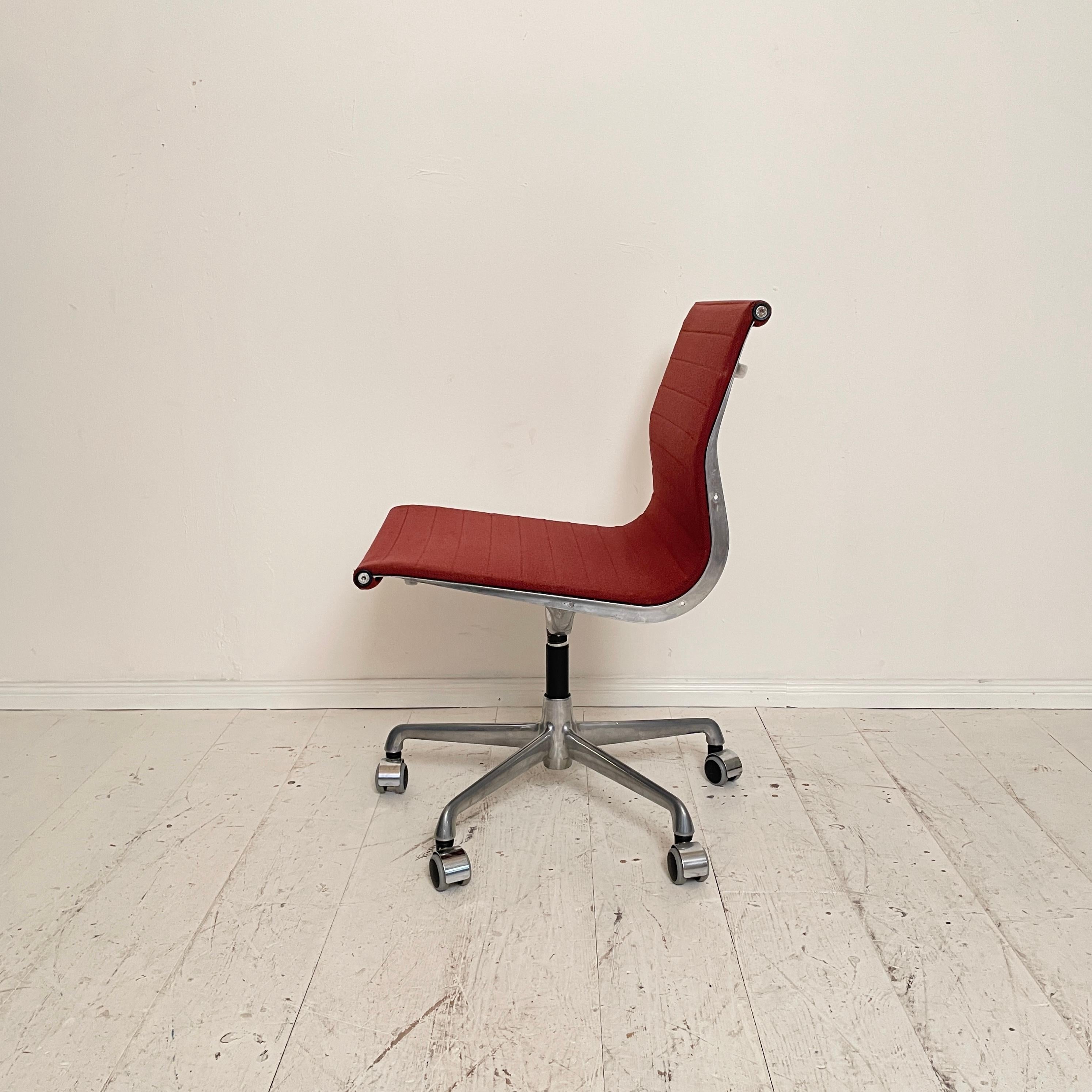EA 106 Office Chair in Aluminum by Charles & Ray Eames for ICF De Padova, 1981 6