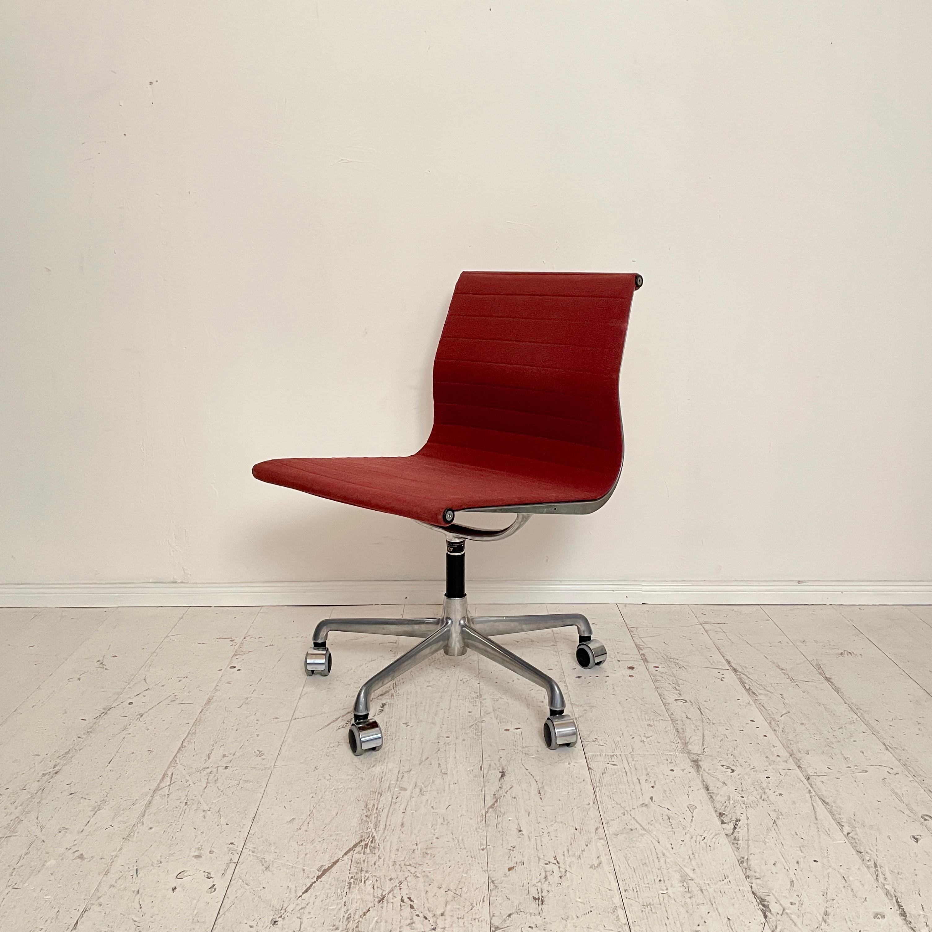 EA 106 Office Chair in Aluminum by Charles & Ray Eames for ICF De Padova, 1981 7