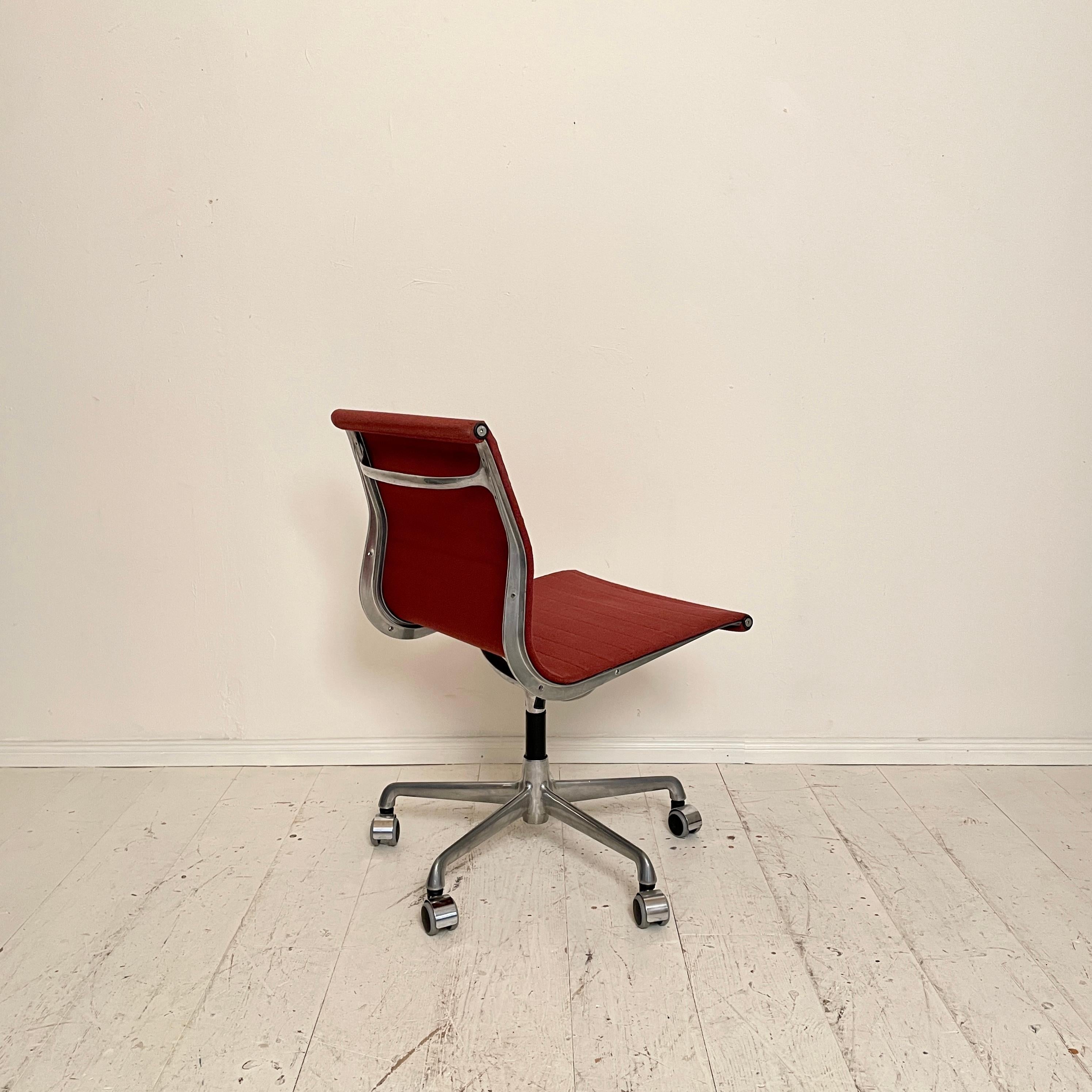 Late 20th Century EA 106 Office Chair in Aluminum by Charles & Ray Eames for ICF De Padova, 1981