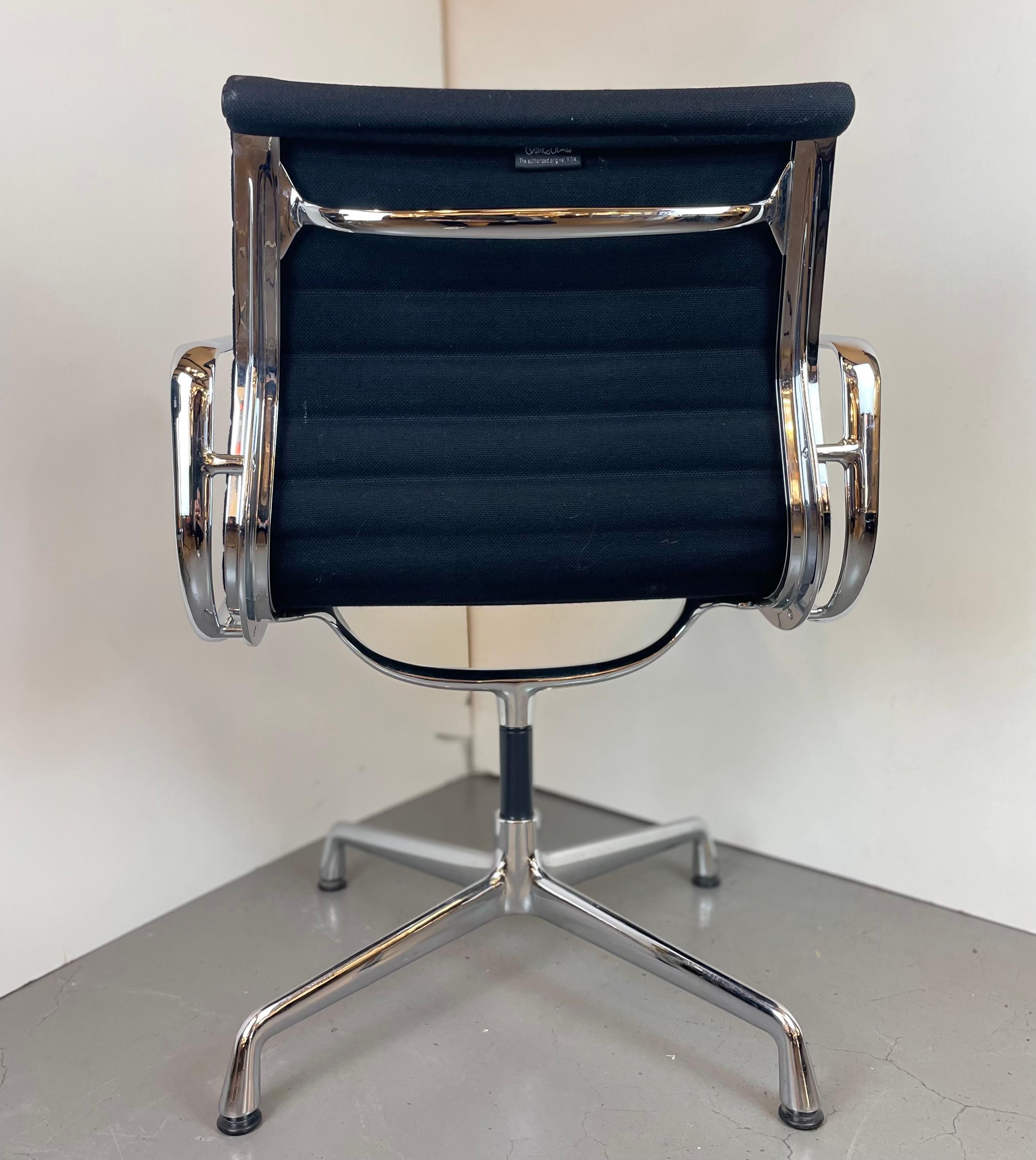 EA-108 Schreibtischstuhl von C. & R. Eames für Vitra, 1960er Jahre im Angebot 10