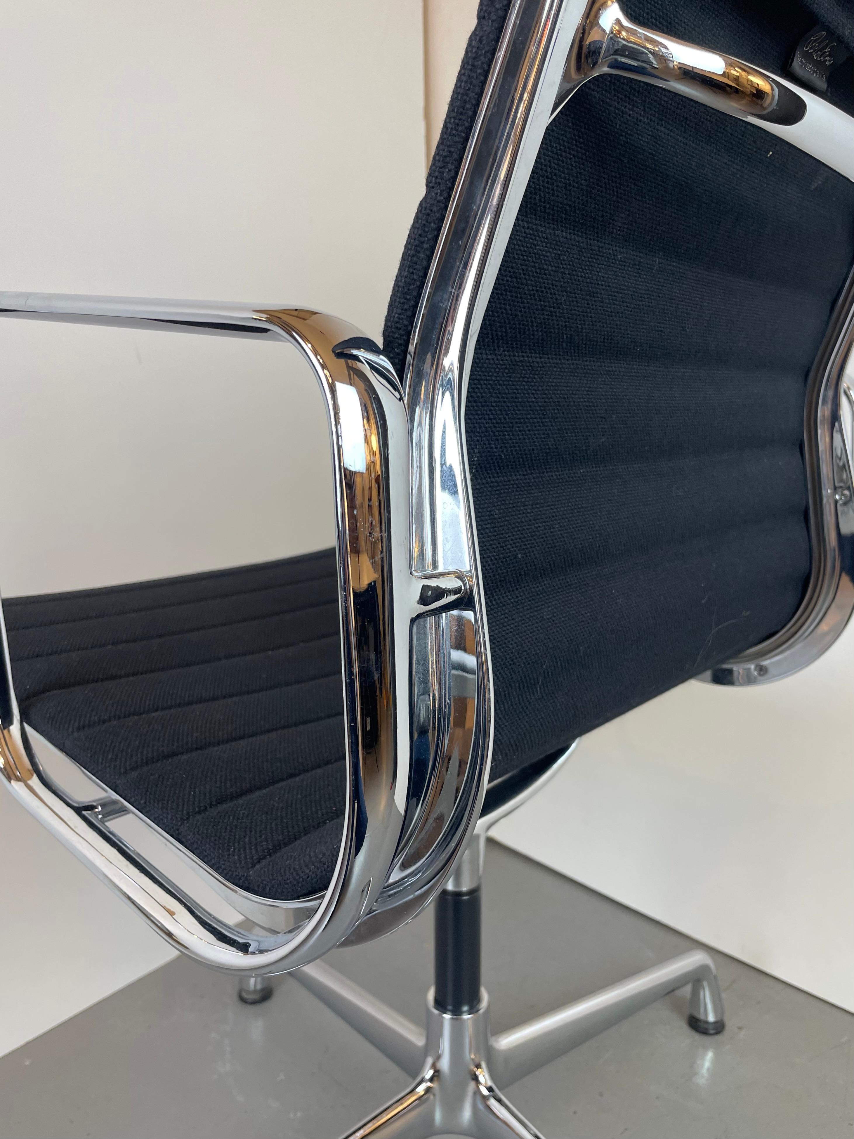EA-108 Schreibtischstuhl von C. & R. Eames für Vitra, 1960er Jahre im Angebot 12