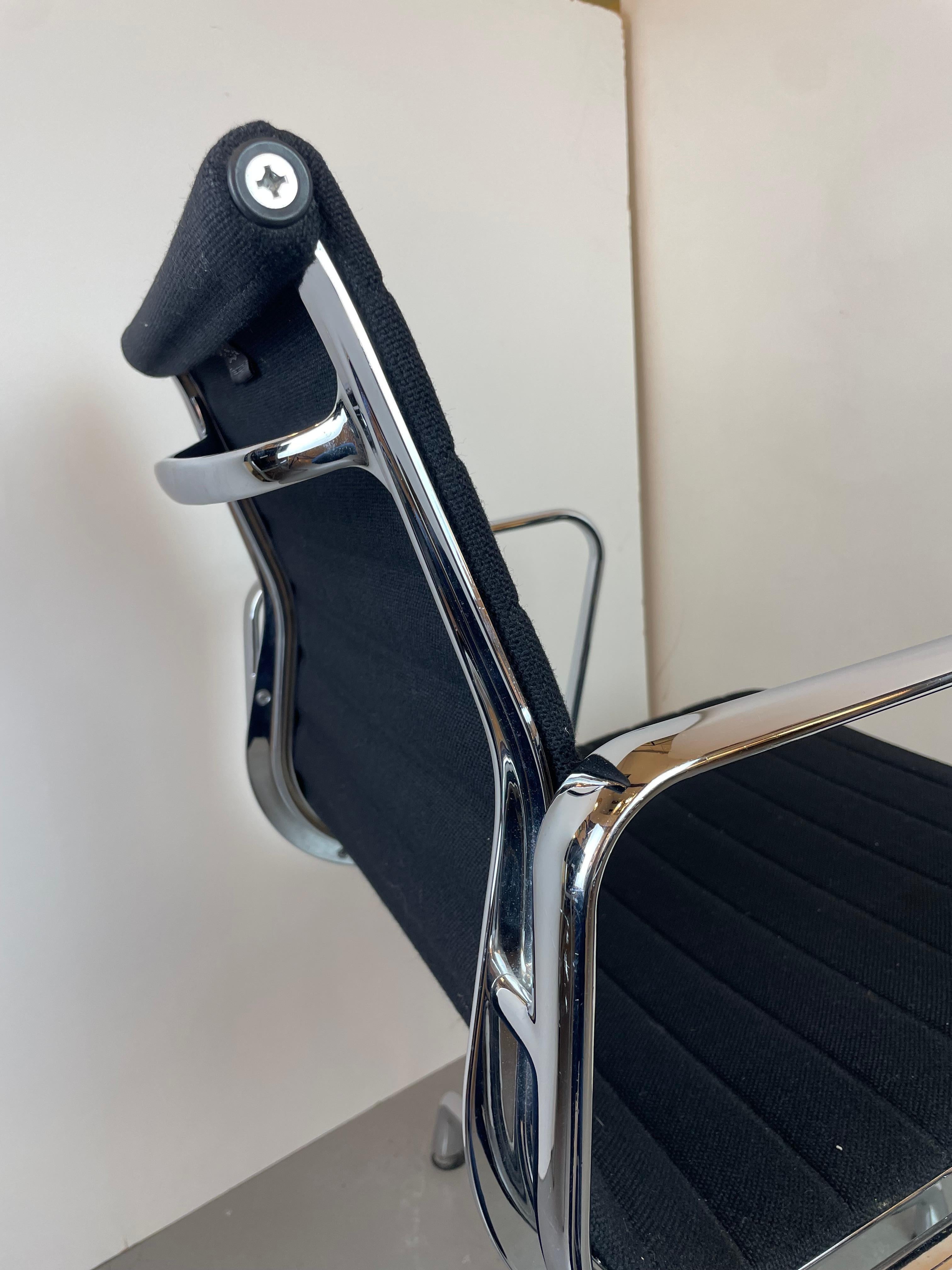 EA-108 Schreibtischstuhl von C. & R. Eames für Vitra, 1960er Jahre im Angebot 13
